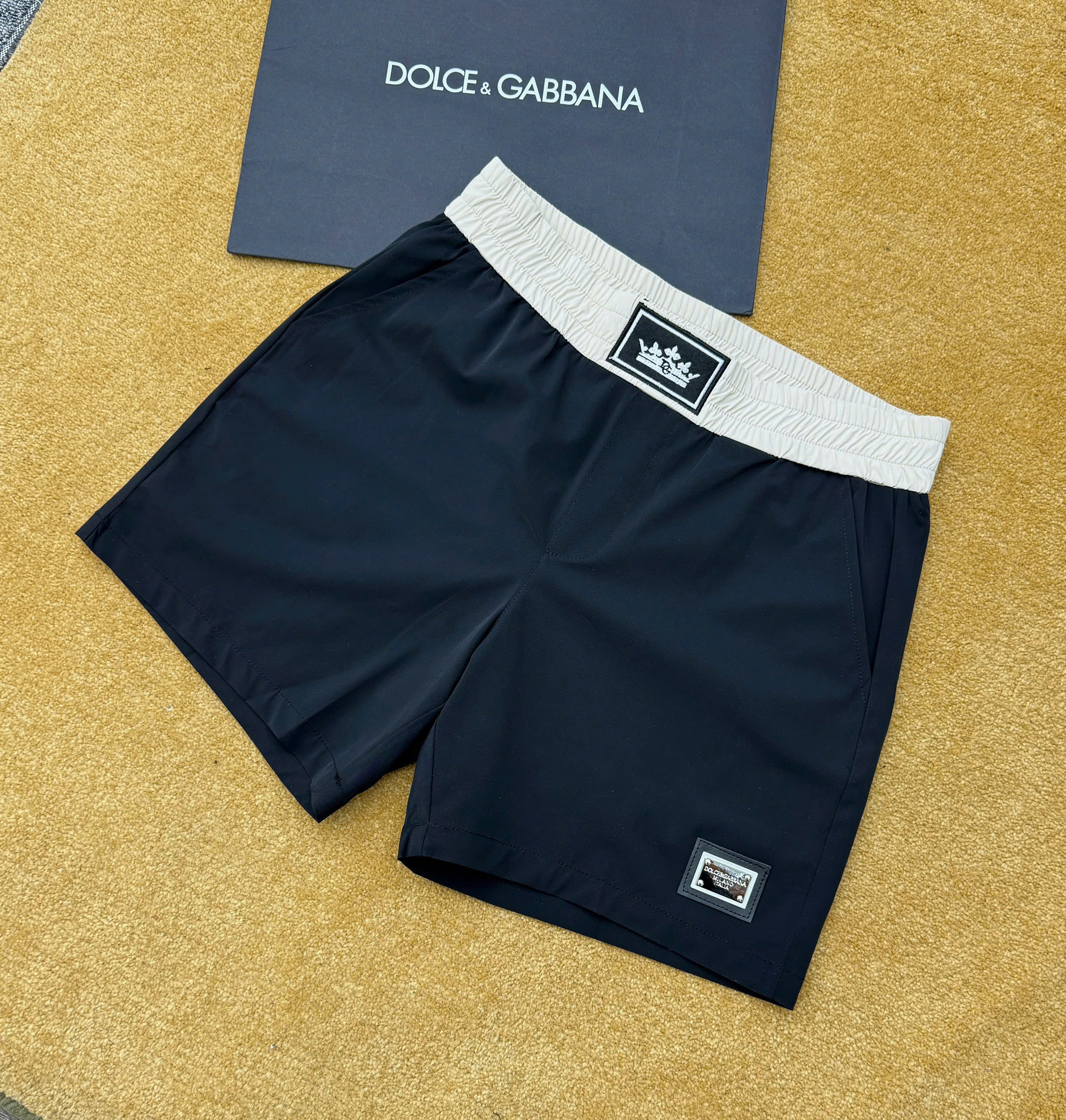 Quần short gió Dolce Gabbana DG tag vuông phối màu cạp Like Auth 1-1 on web MK