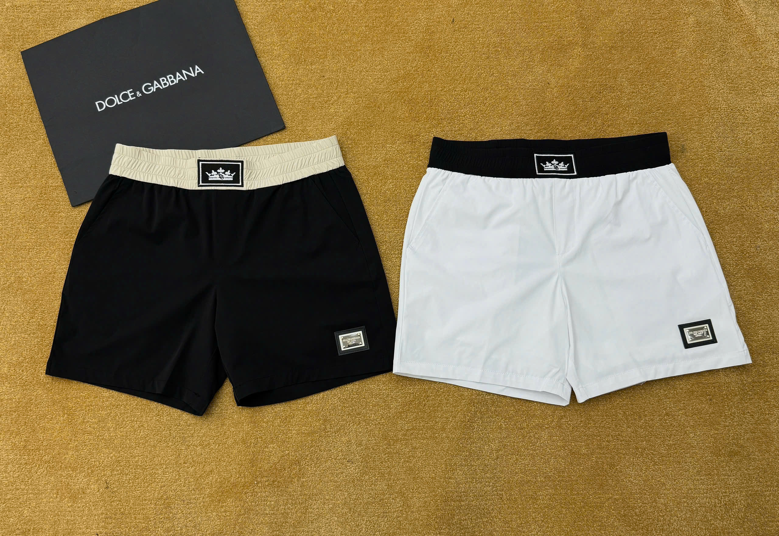 Quần short gió Dolce Gabbana DG tag vuông phối màu cạp Like Auth 1-1 on web MK