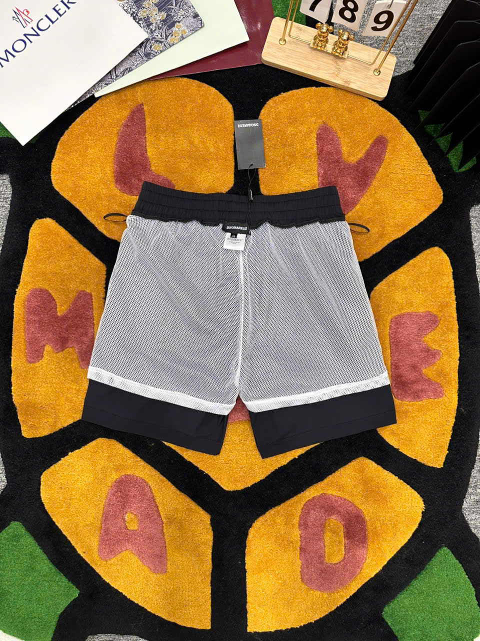 Quần short gió Dsquared2 DSQ2 Đen họa tiết logo chữ Trắng thêu nổi Like Auth 1-1 on web MK
