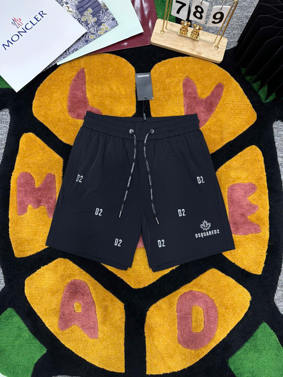 Quần short gió Dsquared2 DSQ2 Đen họa tiết logo chữ Trắng thêu nổi Like Auth 1-1 on web MK