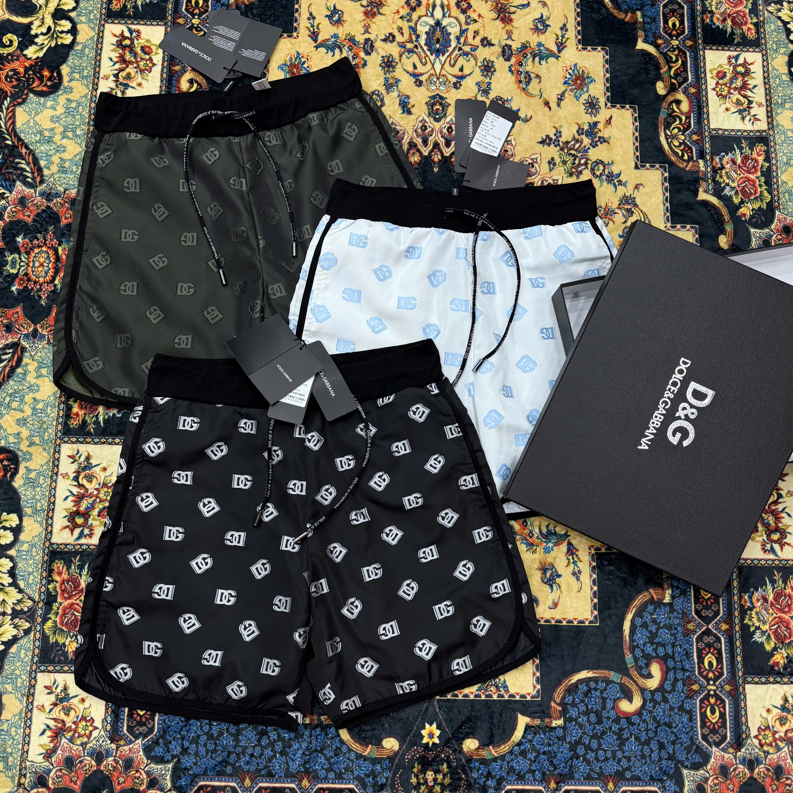 Quần short gió Dolce Gabbana DG họa tiết logo DG full Like Auth 1-1 on web CD