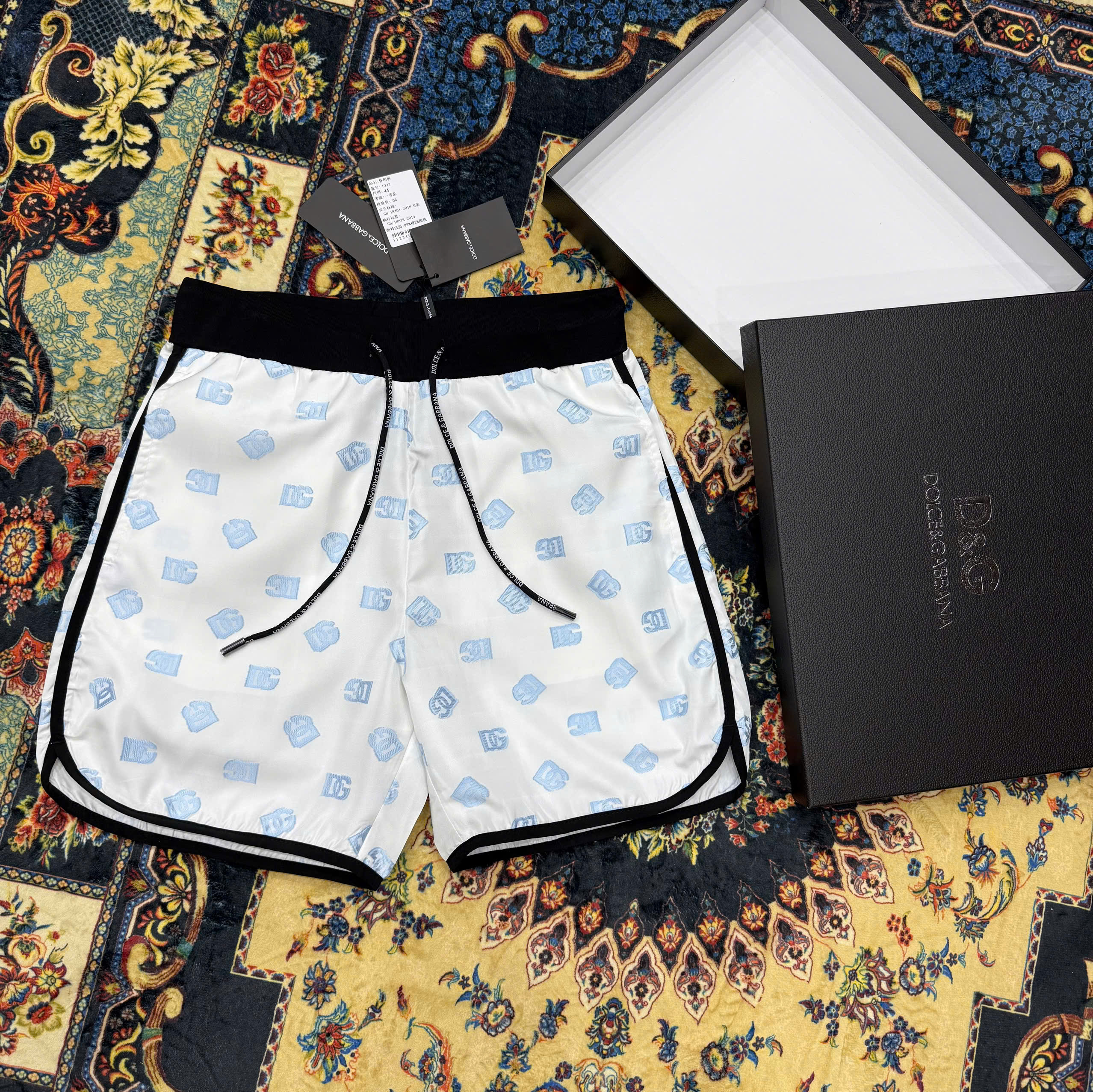 Quần short gió Dolce Gabbana DG họa tiết logo DG full Like Auth 1-1 on web CD