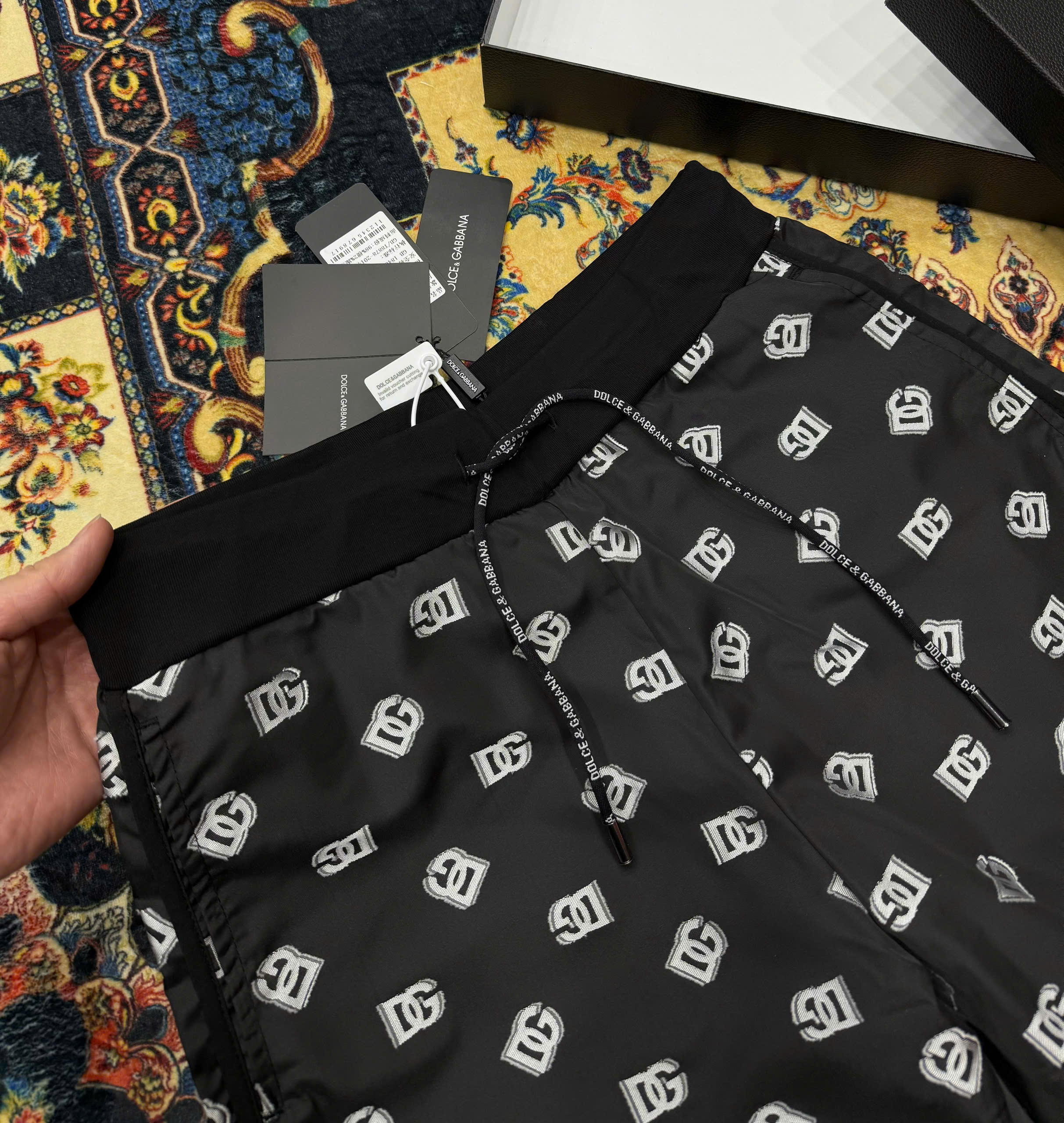Quần short gió Dolce Gabbana DG họa tiết logo DG full Like Auth 1-1 on web CD