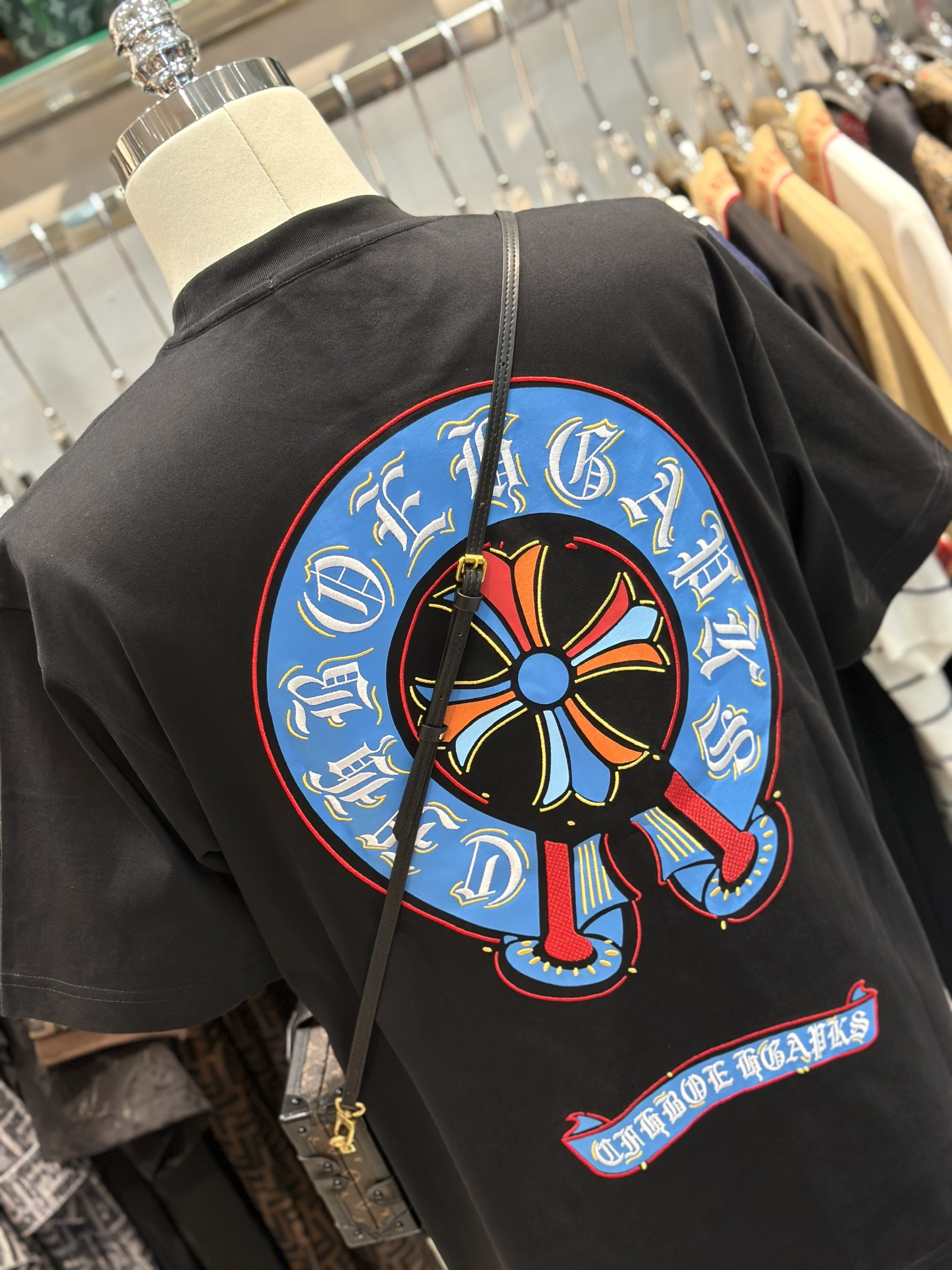 Áo phông T-shirt Chrome Heart CH Đen logo chữ thập vòng tròn Xanh phối màu sắc thêu nổi lưng ngực Like Auth on web VTN