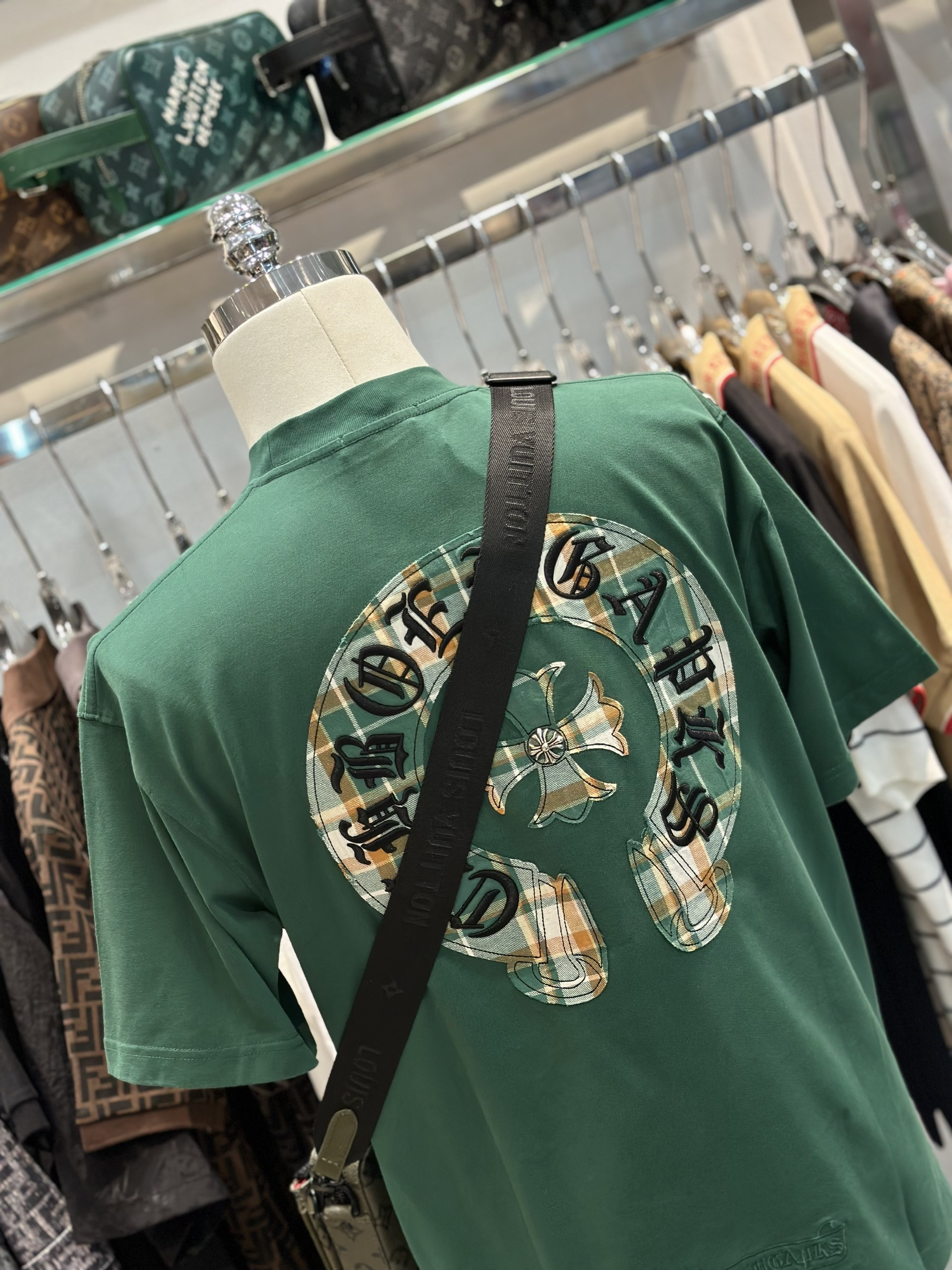 Áo phông T-shirt Chrome Heart CH Xanh rêu logo chữ thập vòng tròn kẻ sọc thêu nổi lưng ngực Like Auth on web VTN