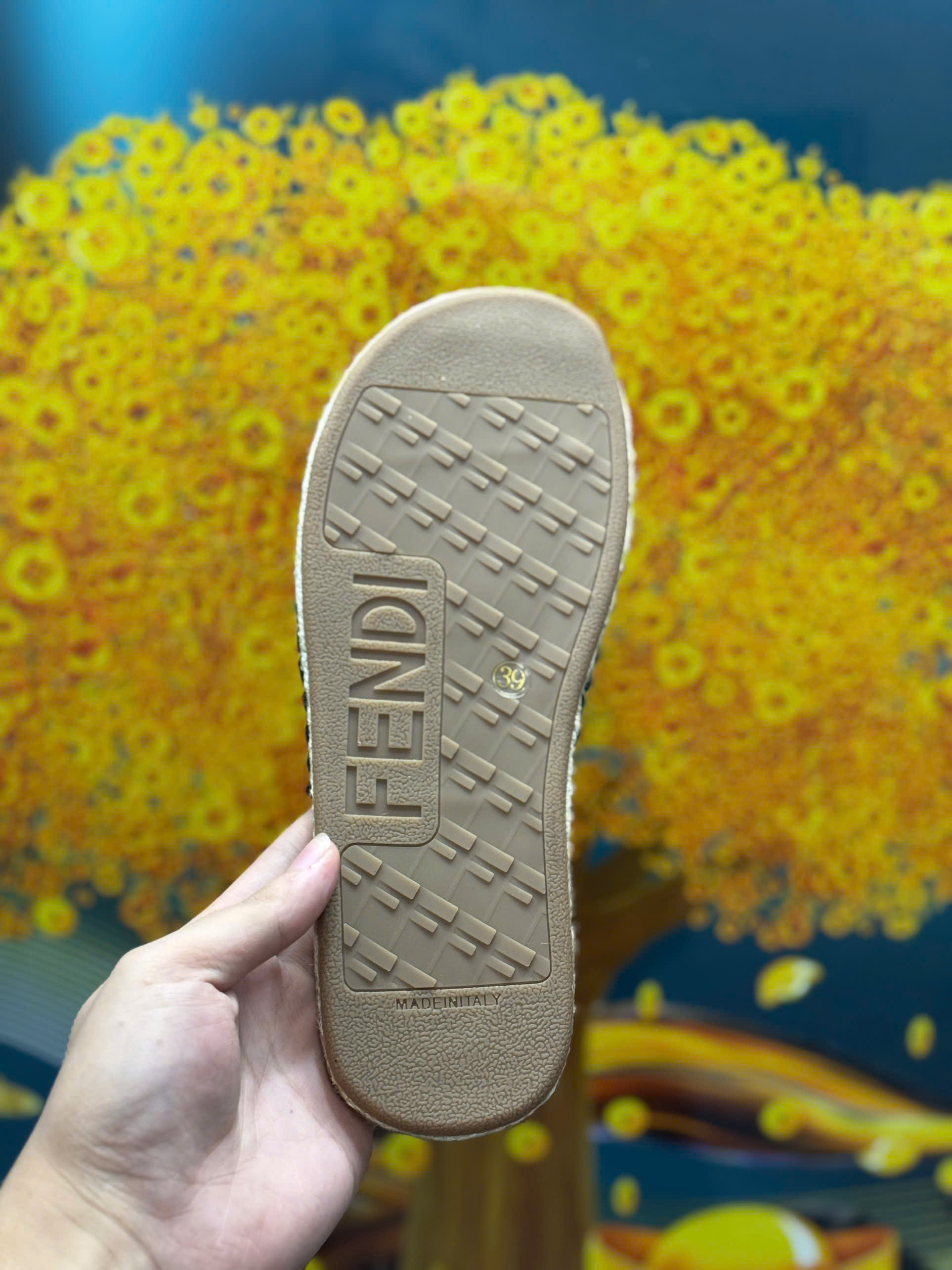 Dép lê quai ngang đế cói Fendi FF Trắng họa tiết logo Like Auth on web fullbox bill thẻ MVT