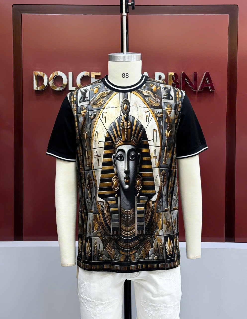 Áo phông T-shirt Dolce Gabbana DG họa tiết nữ thần Ai Cập Like Auth on web LK