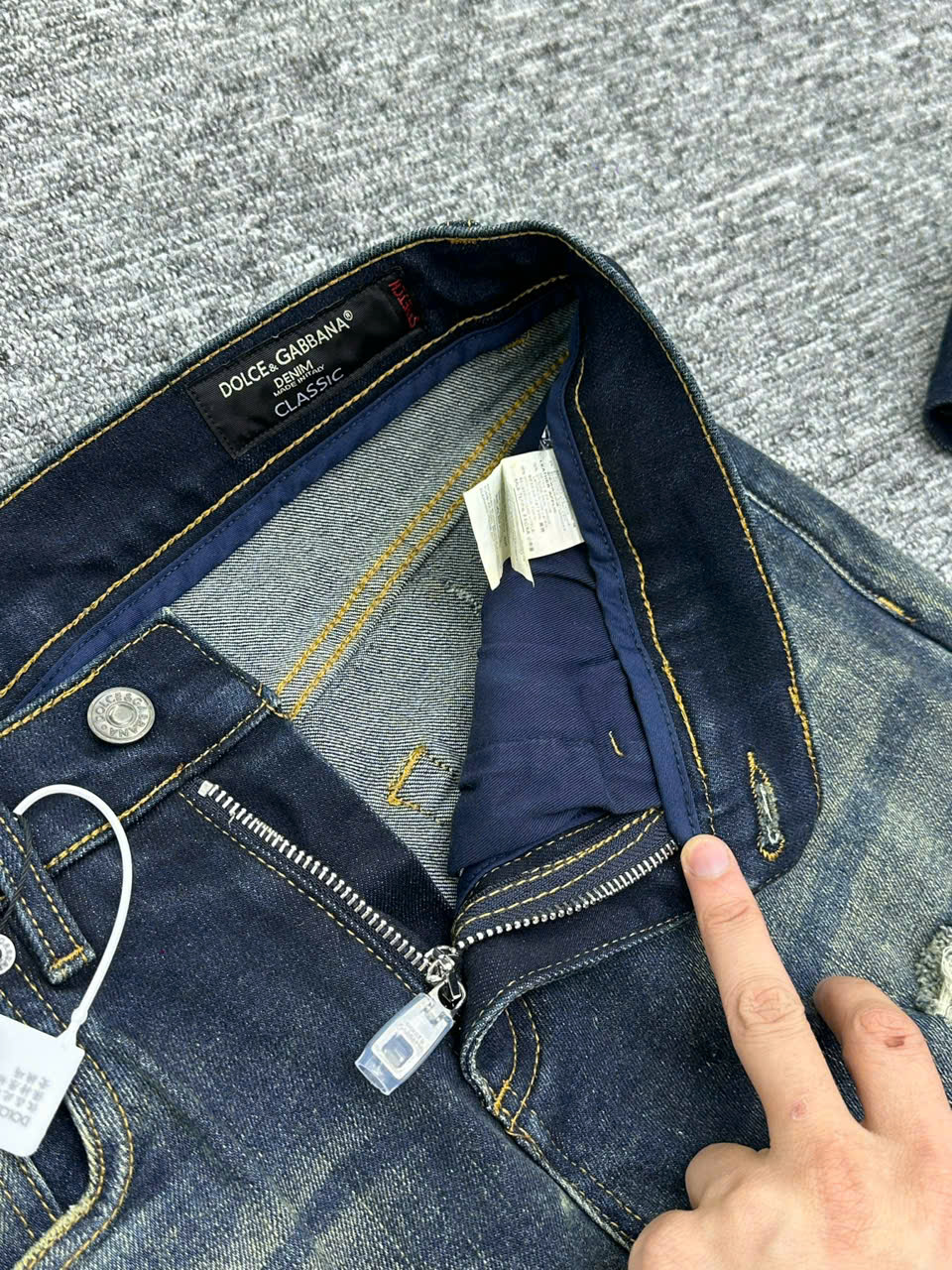 Quần Jean Dolce Gabbana DG Xanh rách xước mài Like Auth on web LK