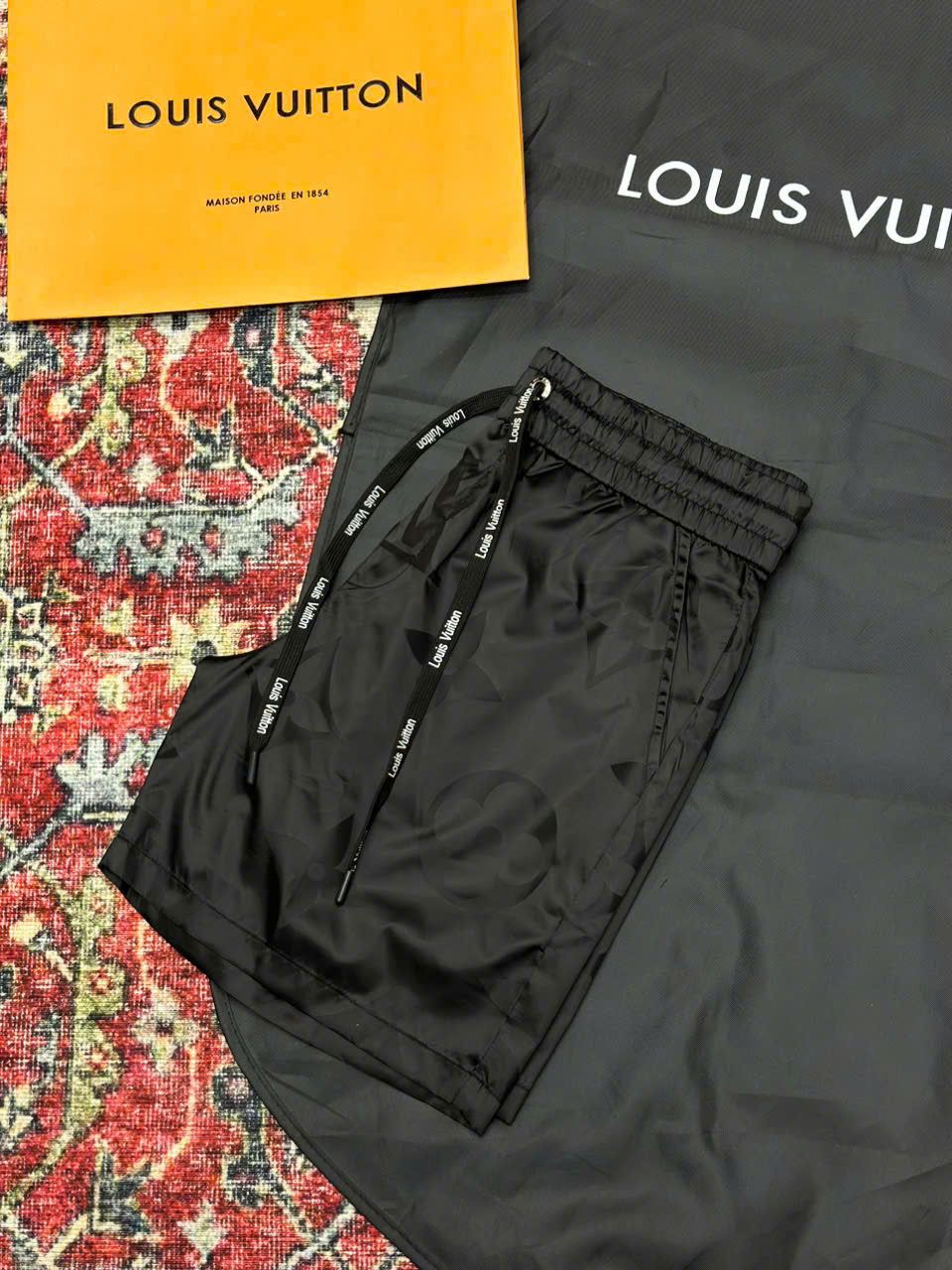 Quần short gió Louis Vuitton LV Đen họa tiết hoa vân to Like Auth 1-1 on web NV