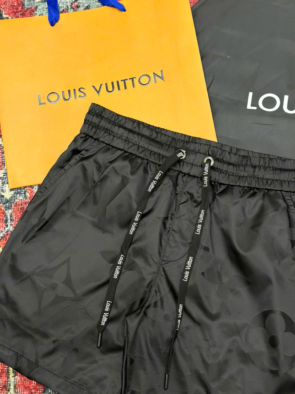 Quần short gió Louis Vuitton LV Đen họa tiết hoa vân to Like Auth 1-1 on web NV