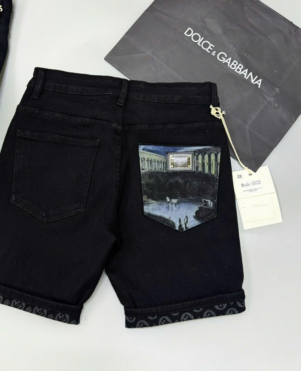 Quần short jean Dolce Gabbana DG Đen họa tiết hồ 3D túi sau Like Auth 1-1 on web CD