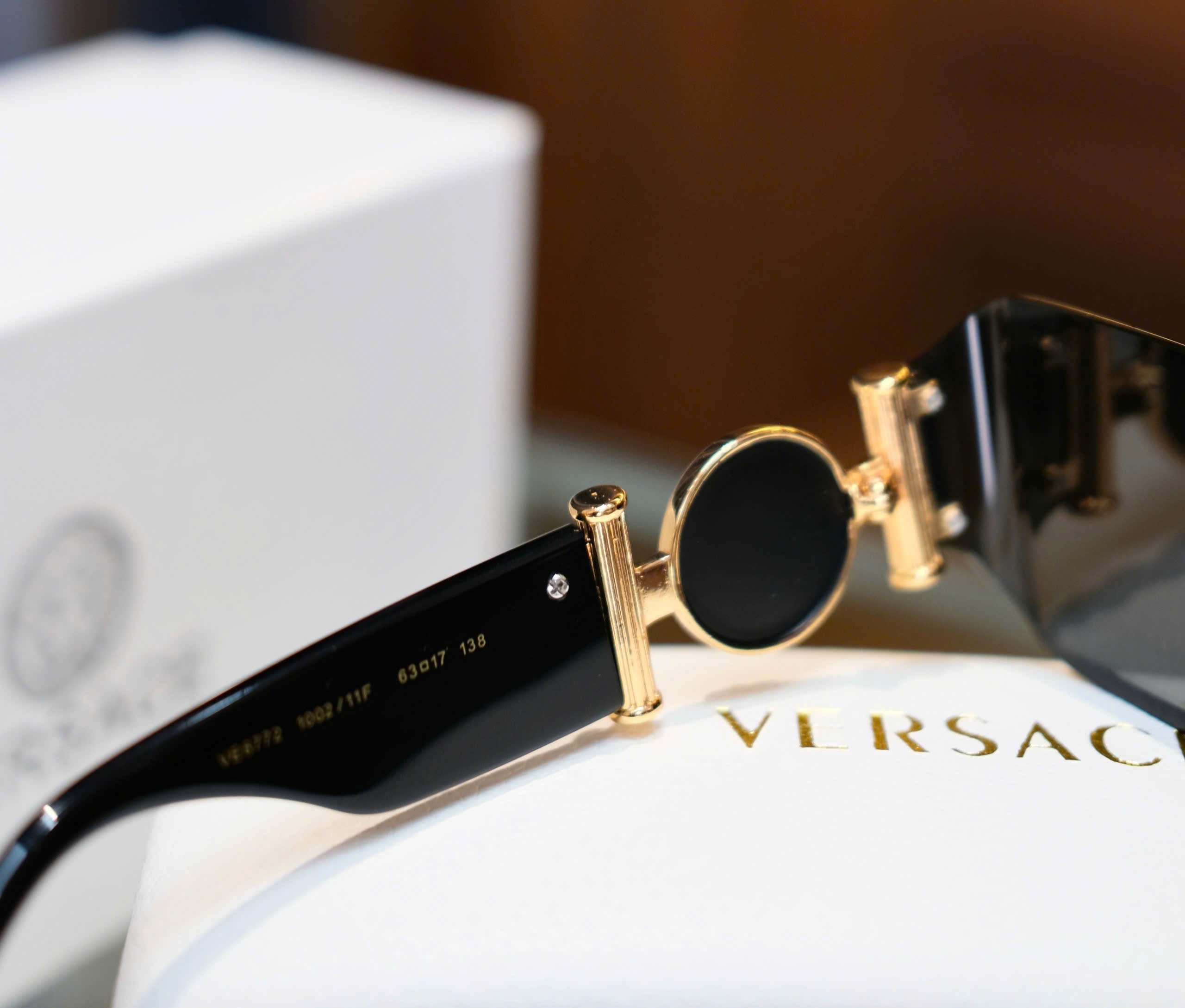 Kính mắt thời trang Versace VS Đen không viền logo tròn gọng Like Auth on web fullbox DDT