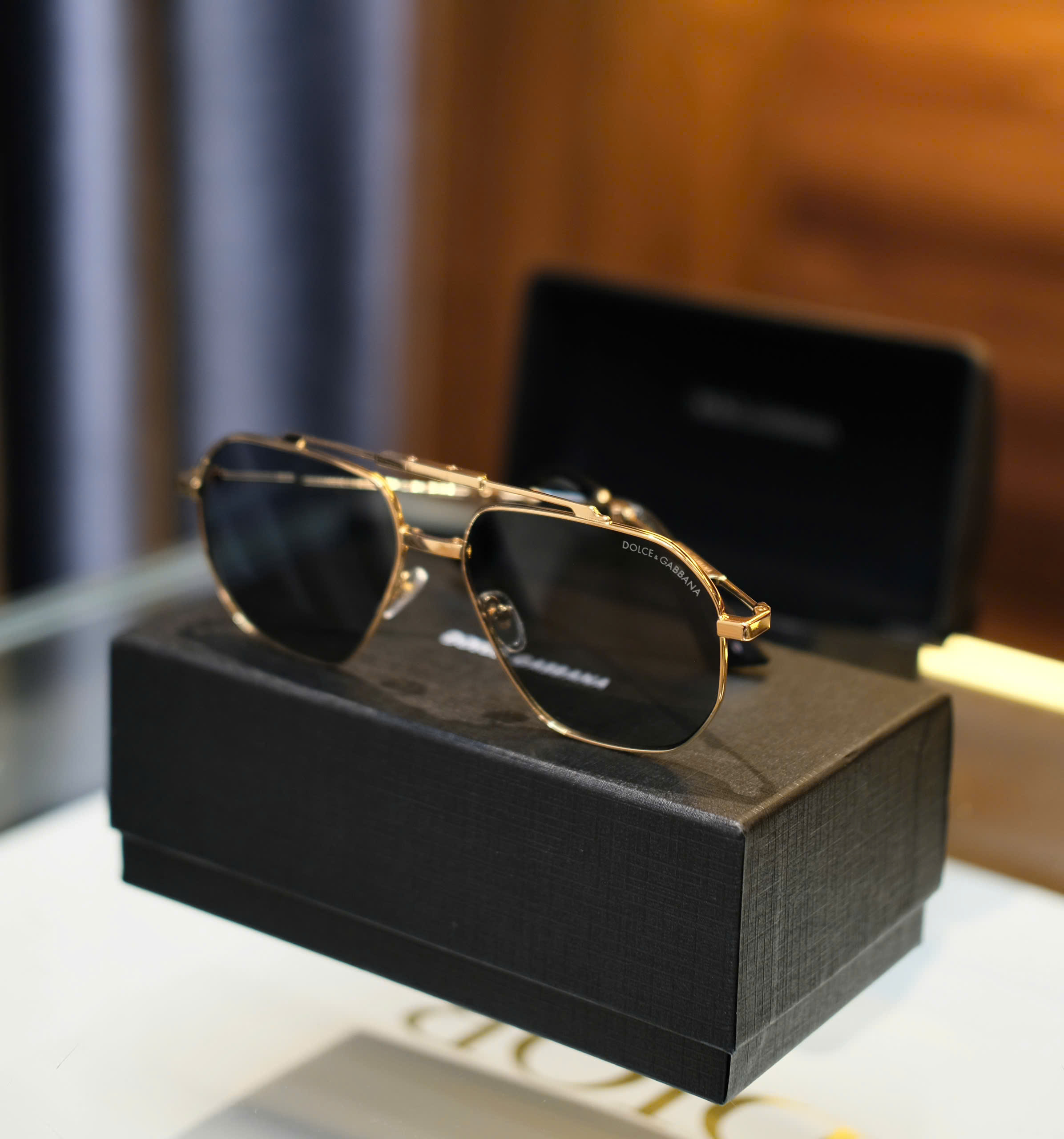 Kính mắt thời trang Dolce Gabbana DG Đen gọng kim loại Vàng đuôi Đen Like Auth on web fullbox DDT