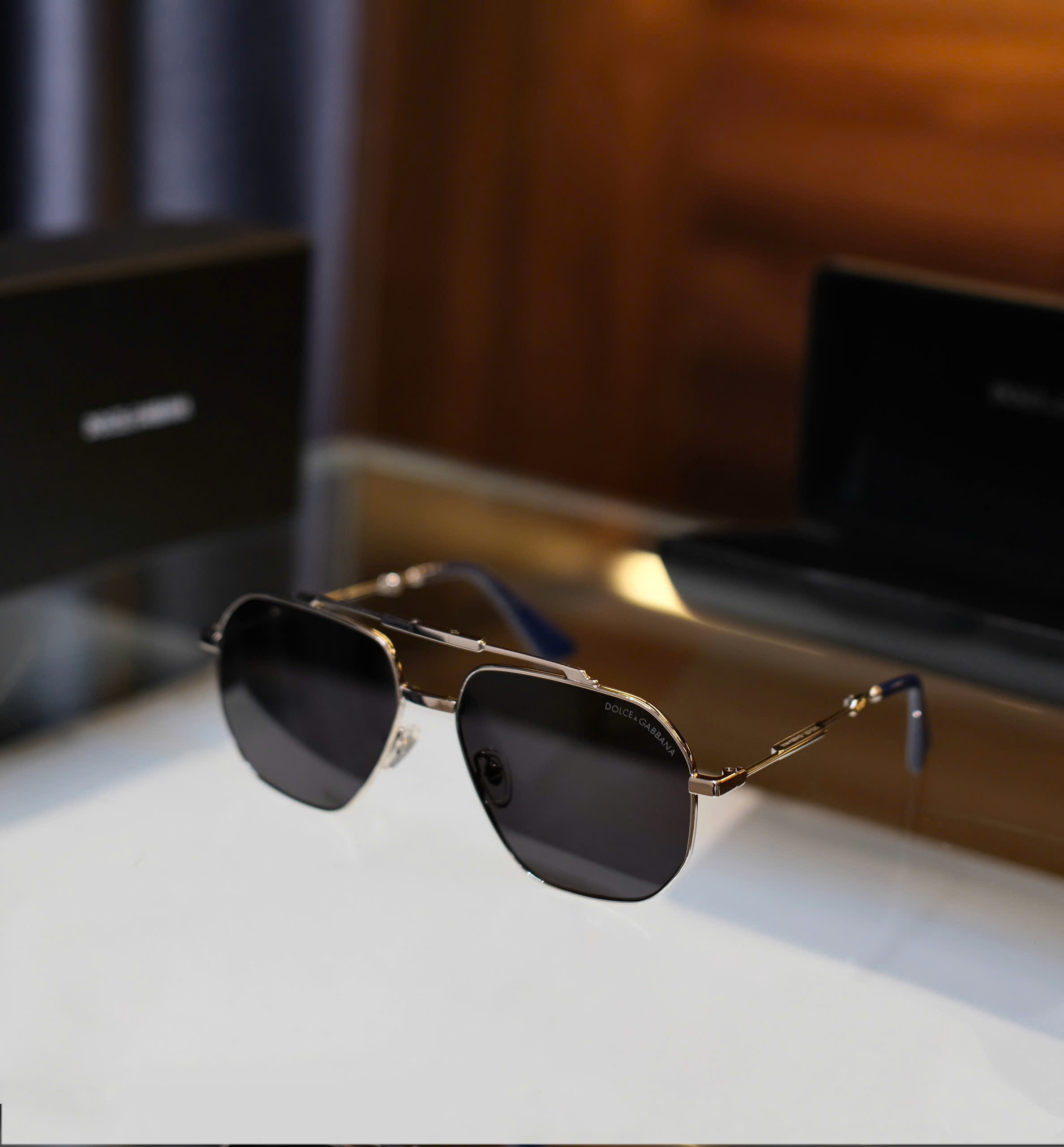 Kính mắt thời trang Dolce Gabbana DG Đen gọng kim loại Vàng đuôi Xanh Like Auth on web fullbox DDT