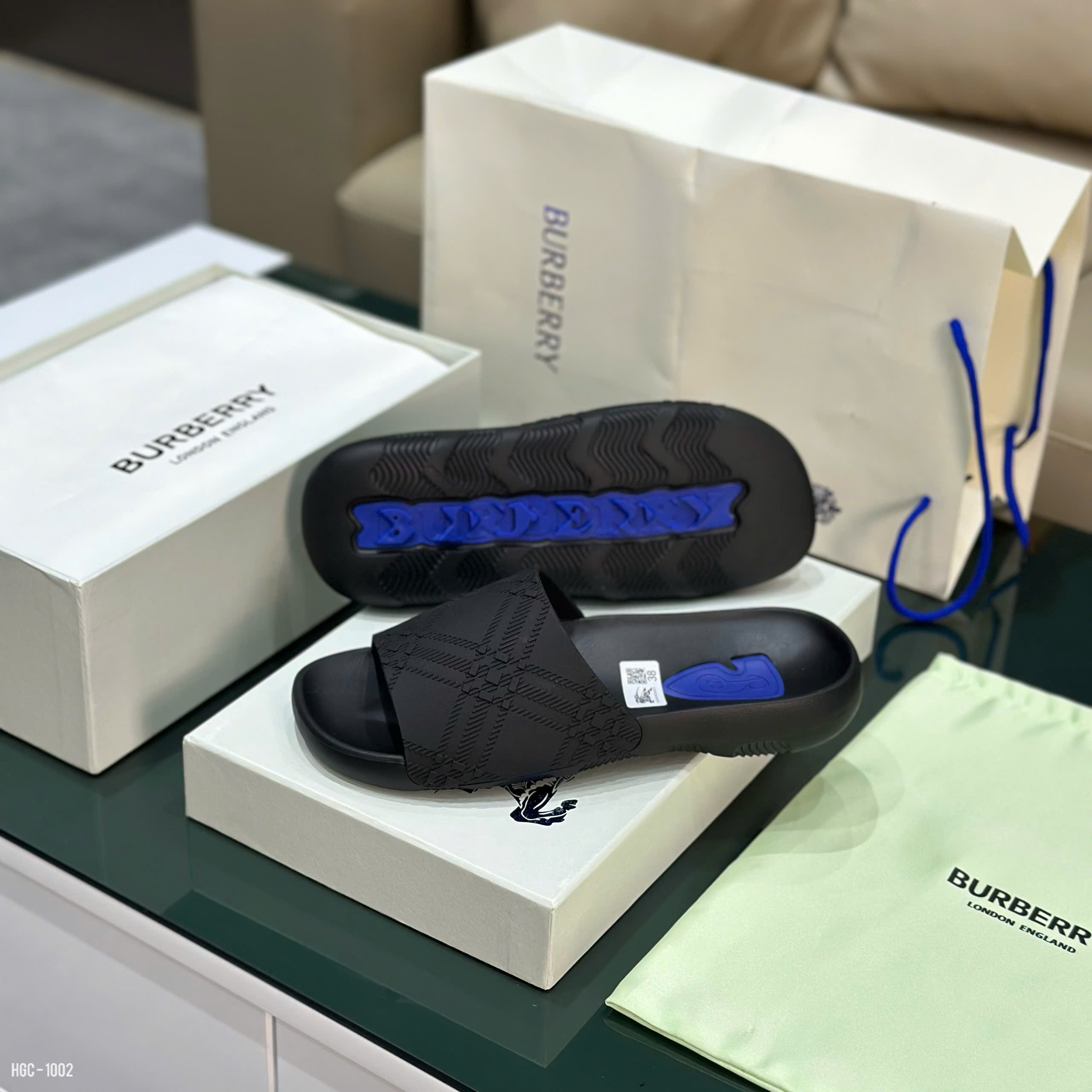 Dép lê quai ngang Burberry BBR Đen kẻ sọc nổi logo Xanh đế Like Auth on web fullbox bill thẻ HG