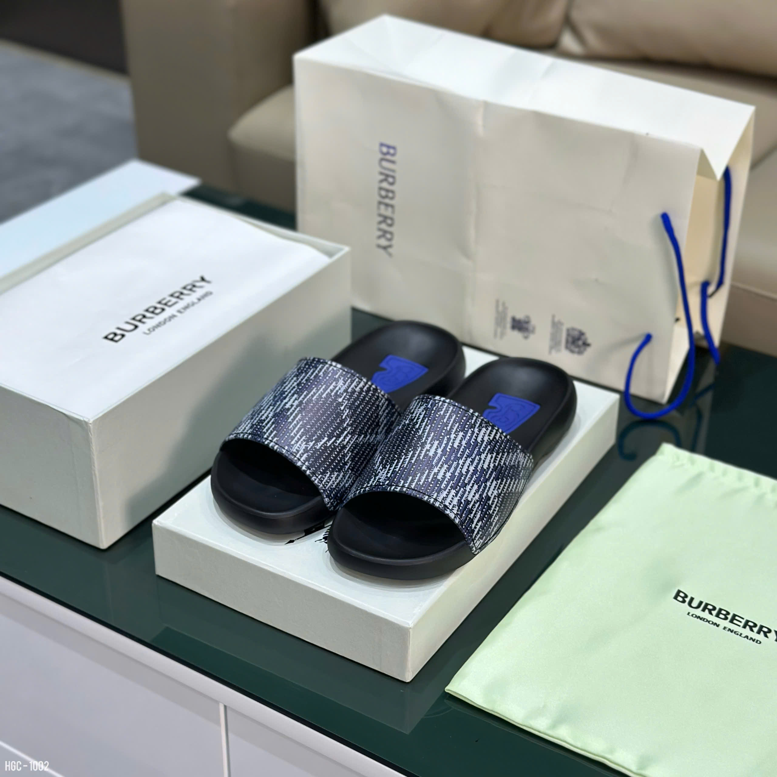 Dép lê quai ngang Burberry BBR Đen kẻ sọc logo Xanh đế Like Auth on web fullbox bill thẻ HG