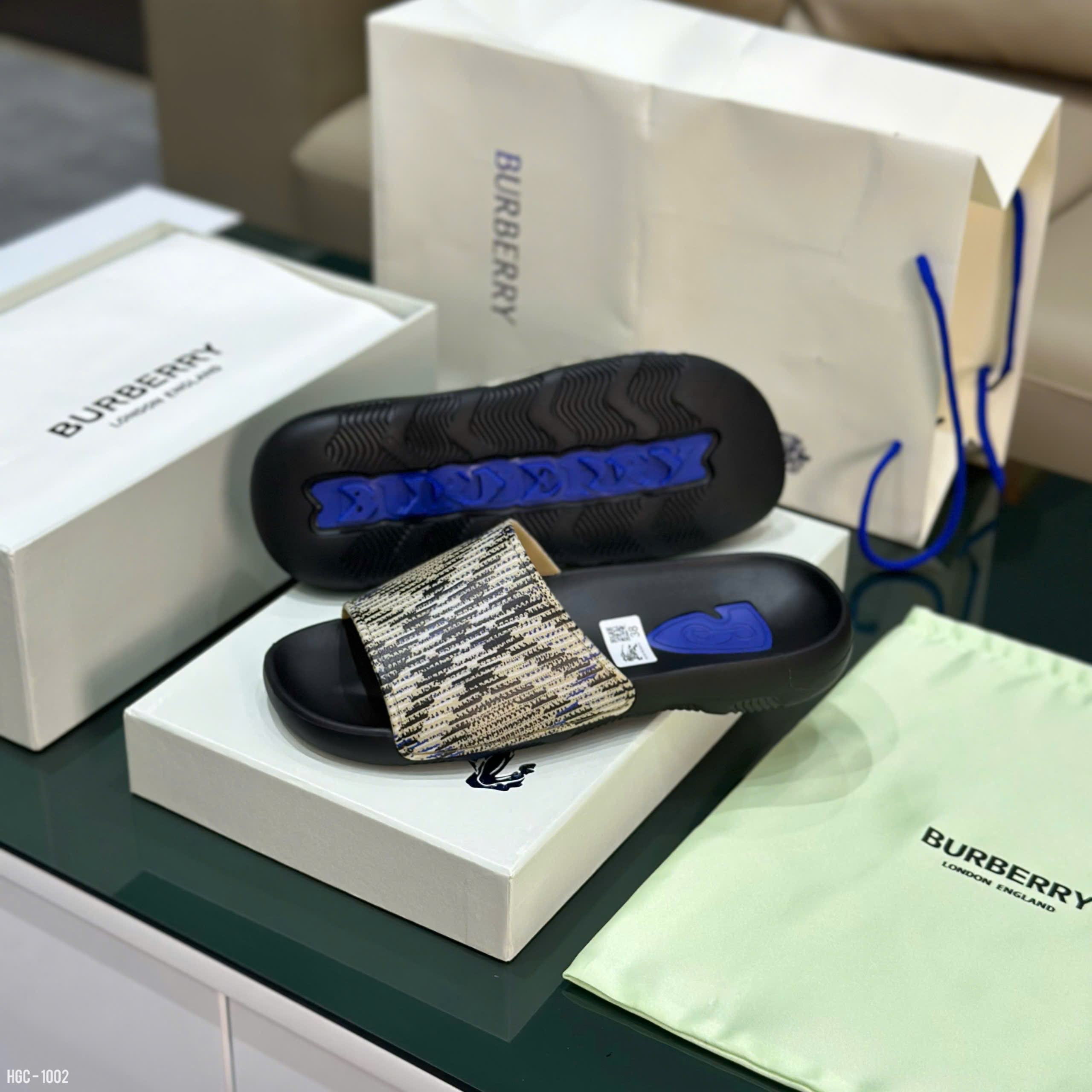 Dép lê quai ngang Burberry BBR Nâu Be kẻ sọc logo Xanh đế Like Auth on web fullbox bill thẻ HG