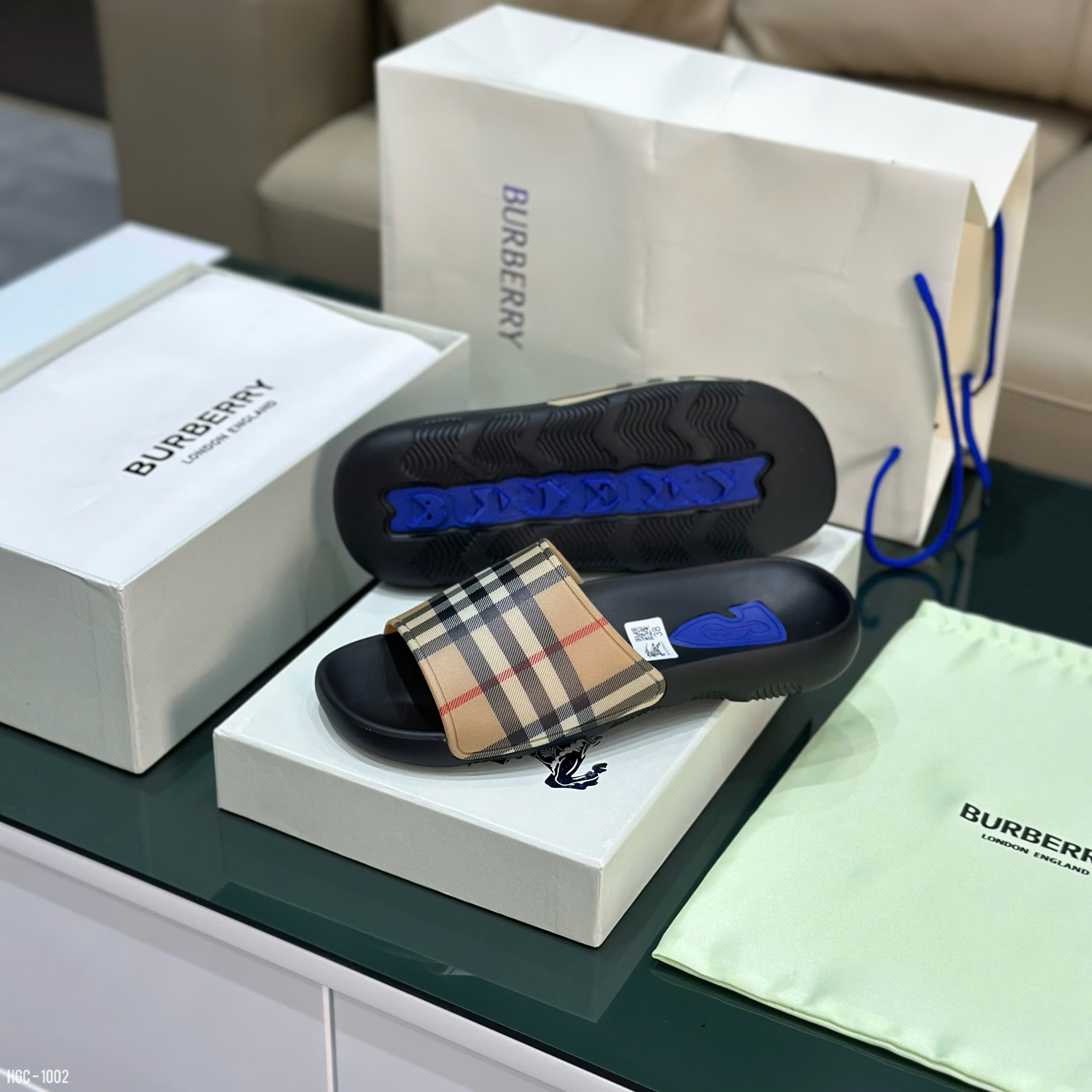 Dép lê quai ngang Burberry BBR Nâu kẻ sọc basic logo Xanh đế Like Auth on web fullbox bill thẻ HG
