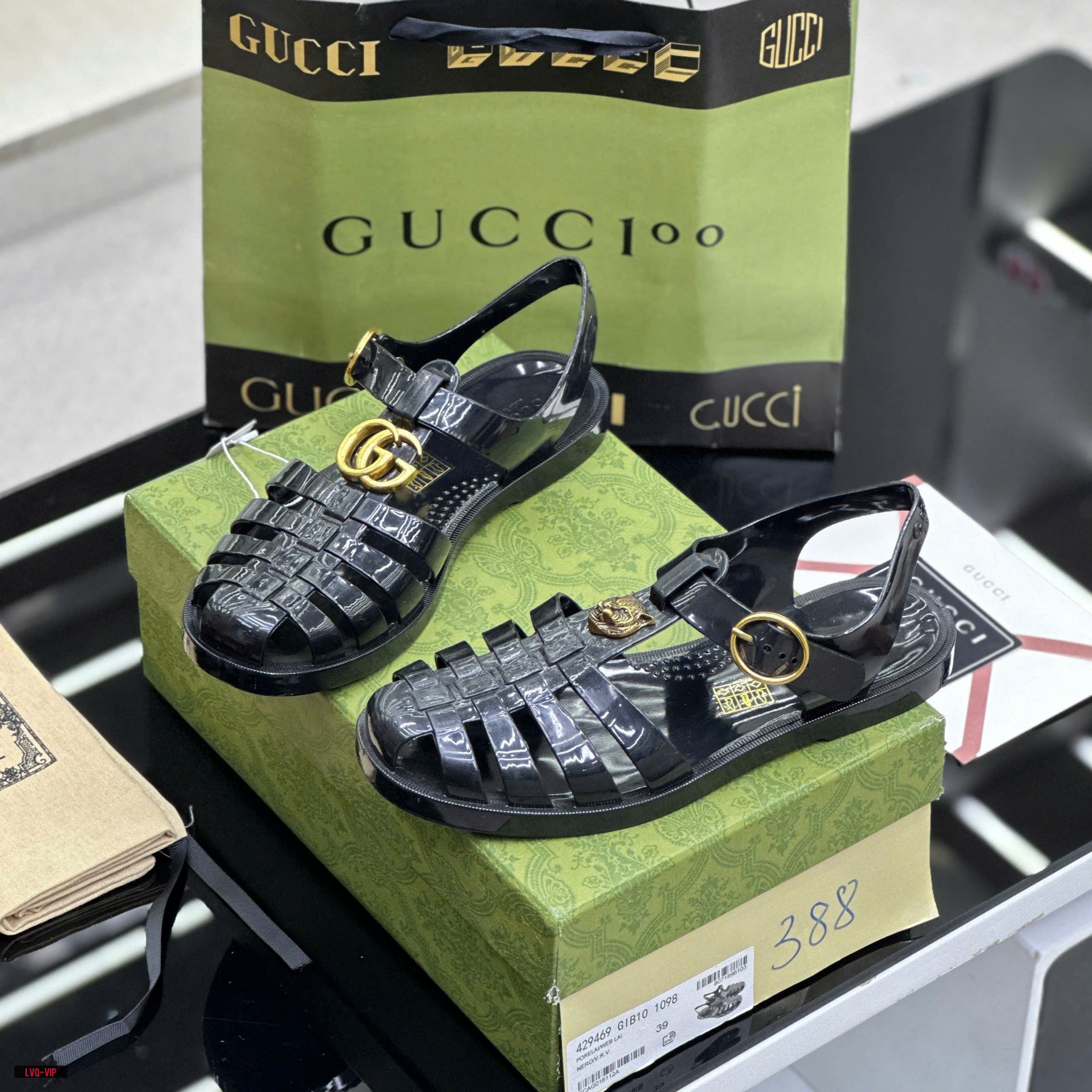 Dép rọ sandal Gucci GC Đen bóng logo chữ Hổ Vàng Like Auth on web fullbox bill thẻ LVQ