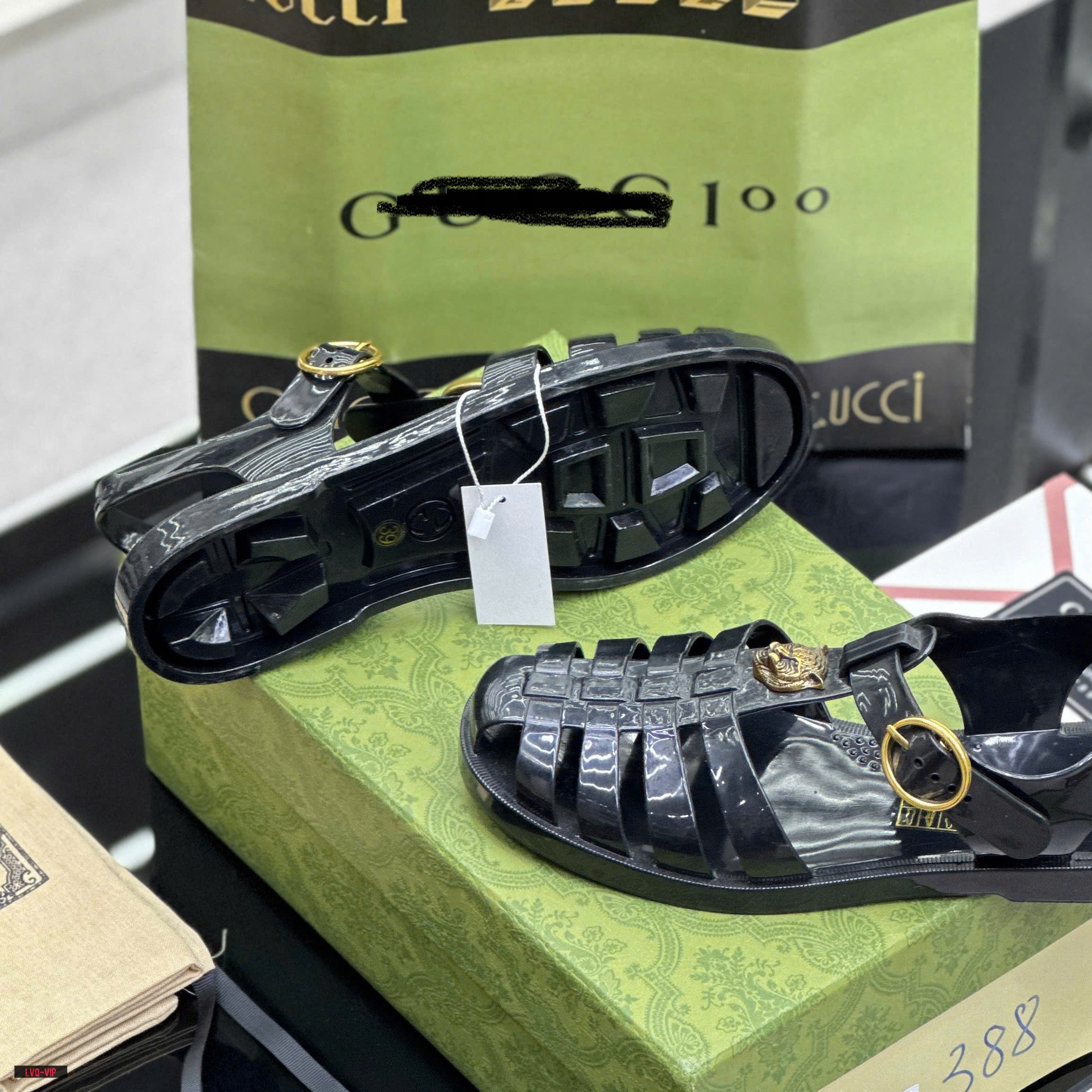 Dép rọ sandal Gucci GC Đen bóng logo chữ Hổ Vàng Like Auth on web fullbox bill thẻ LVQ