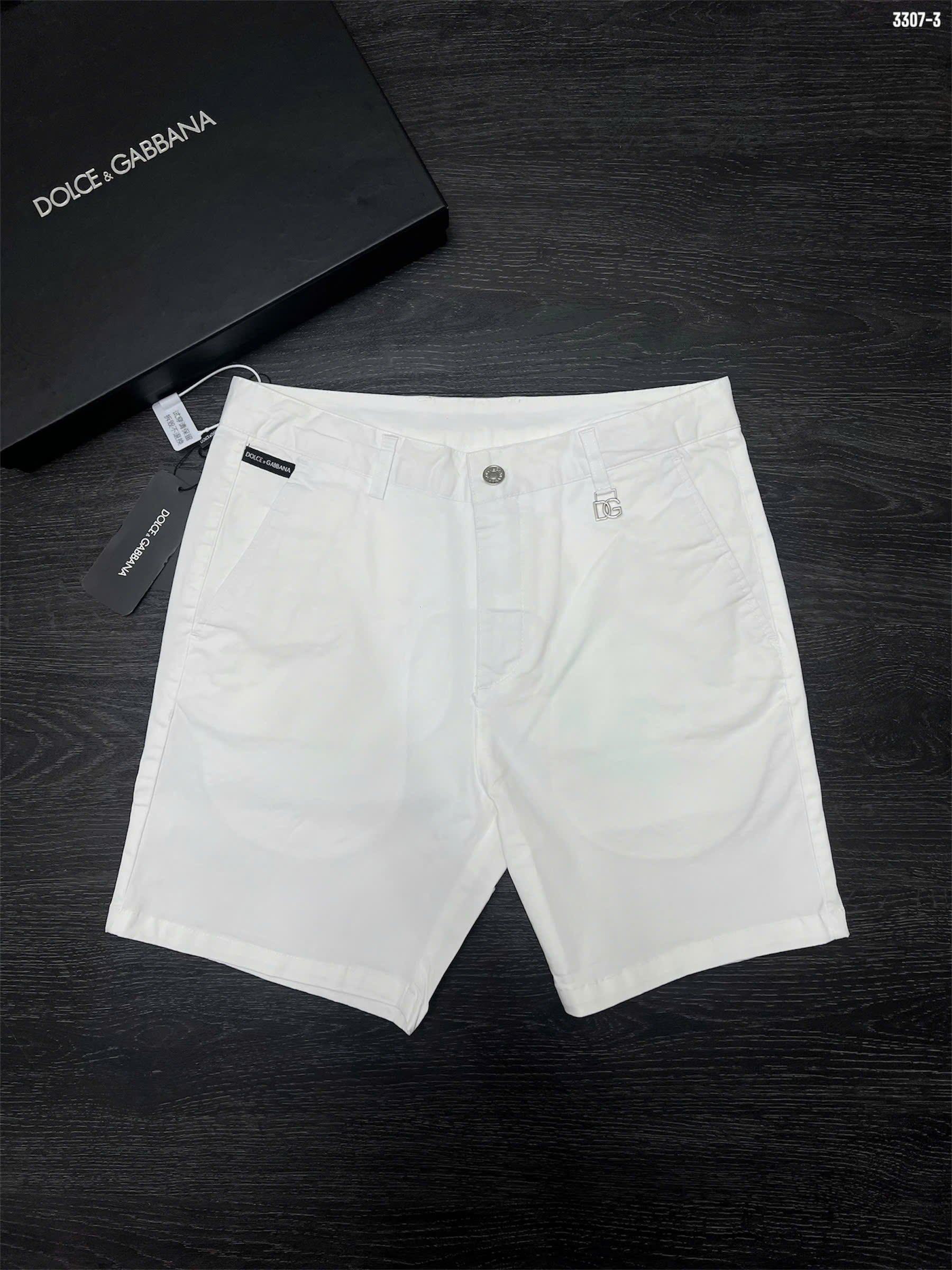 Quần short kaki Dolce Gabbana DG Trắng logo treo cạp tag vuông thêu túi sau Like Auth 1-1 on web DDT
