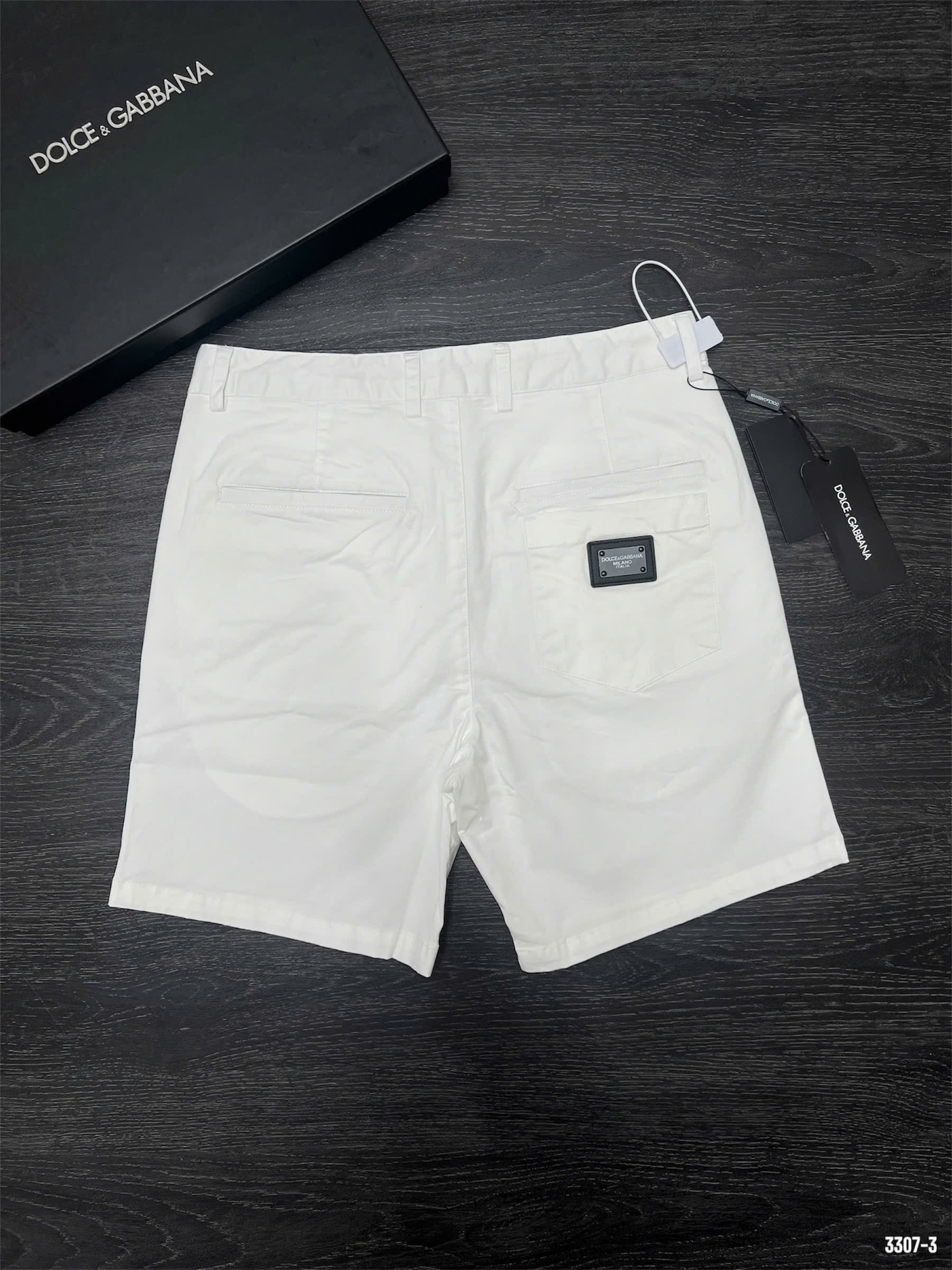 Quần short kaki Dolce Gabbana DG Trắng logo treo cạp tag vuông thêu túi sau Like Auth 1-1 on web DDT