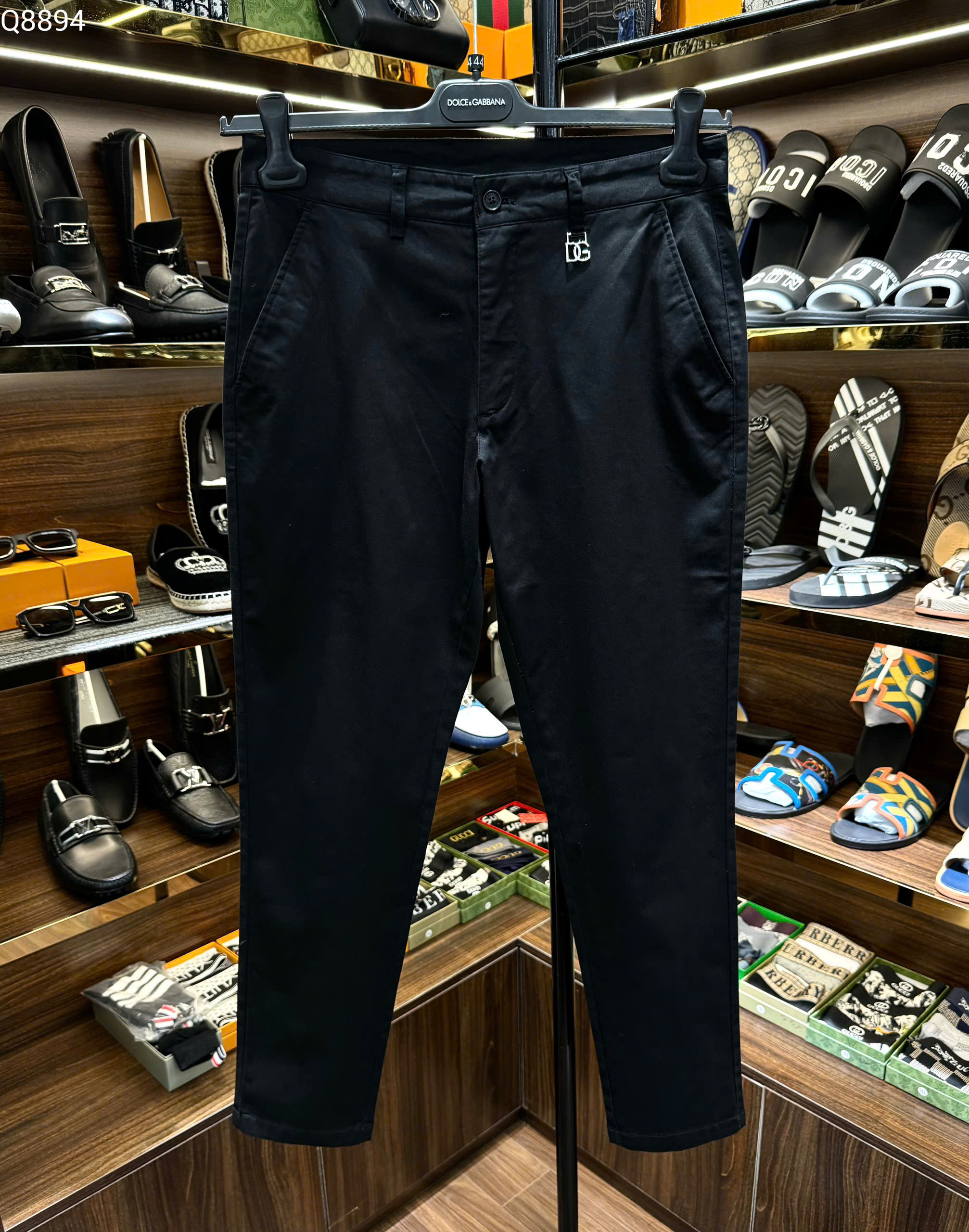 Quần dài kaki Dolce Gabbana DG Đen trơn logo treo cạp Like Auth 1-1 on web MK