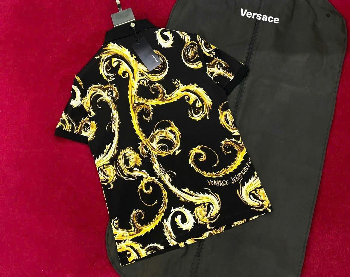 Áo polo Versace VS Đen họa tiết hoa văn gai Vàng Like Auth 1-1 on web MK
