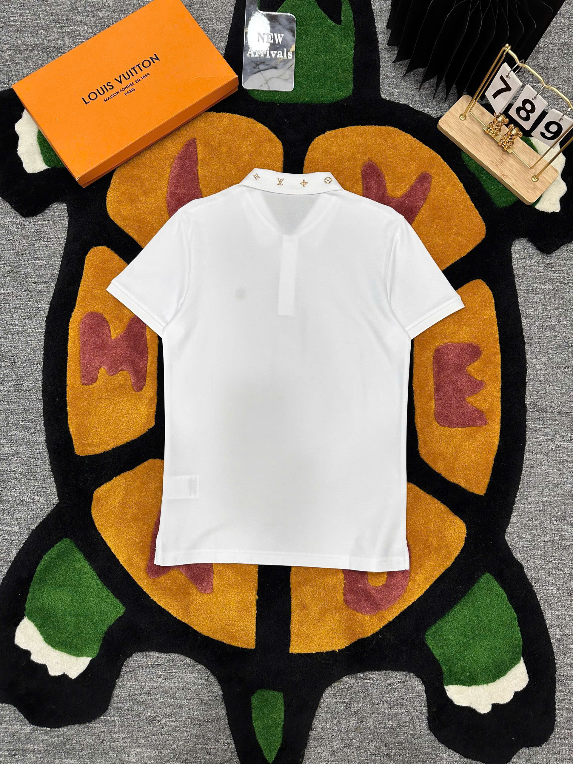 Áo polo Louis Vuitton LV logo hoa vân thêu cổ ngực Like Auth 1-1 on web MK