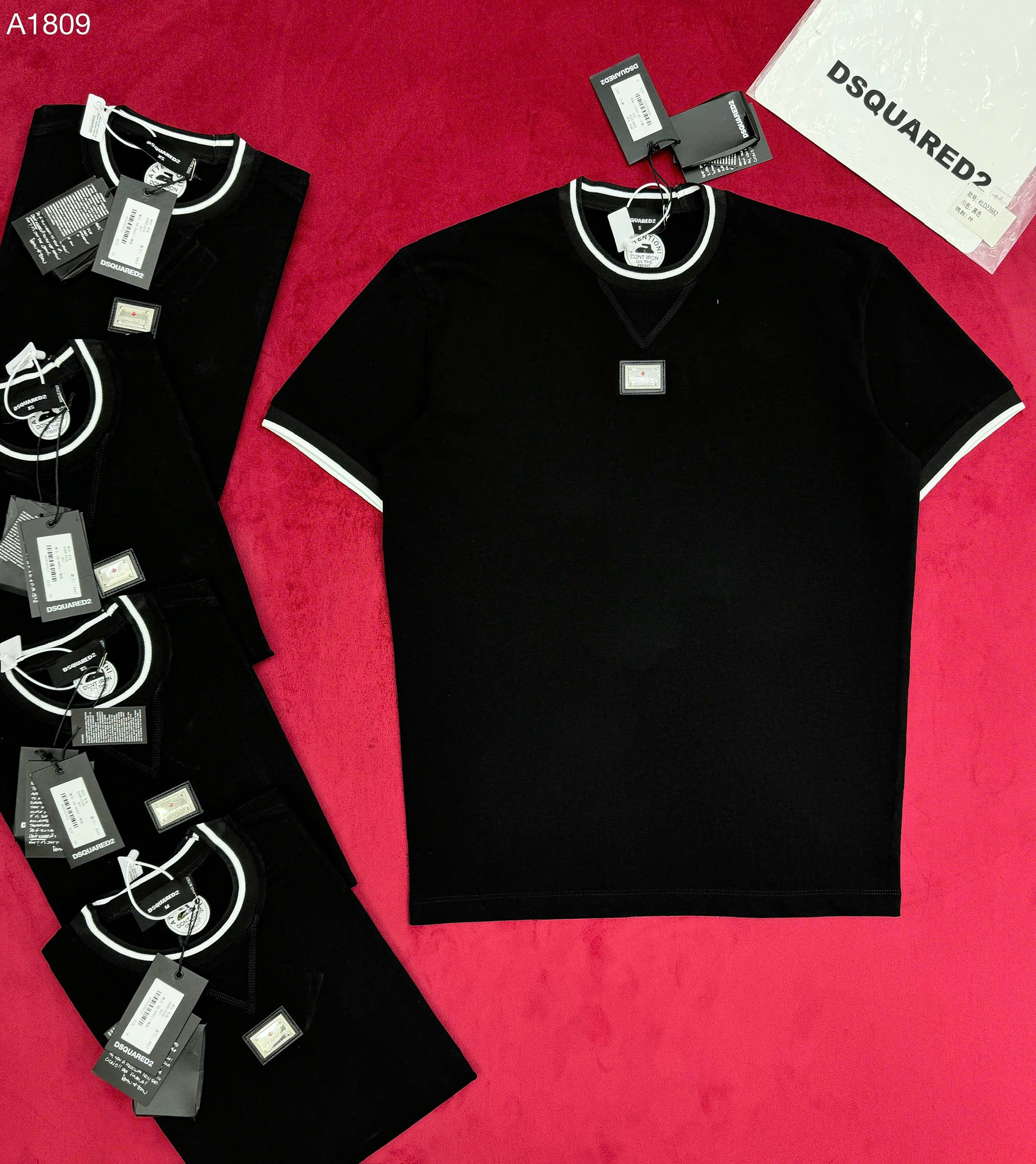 Áo phông T-shirt Dsquared2 DSQ2 logo tag vuông thêu cổ kẻ sọc viền cổ tay Like Auth on web MK