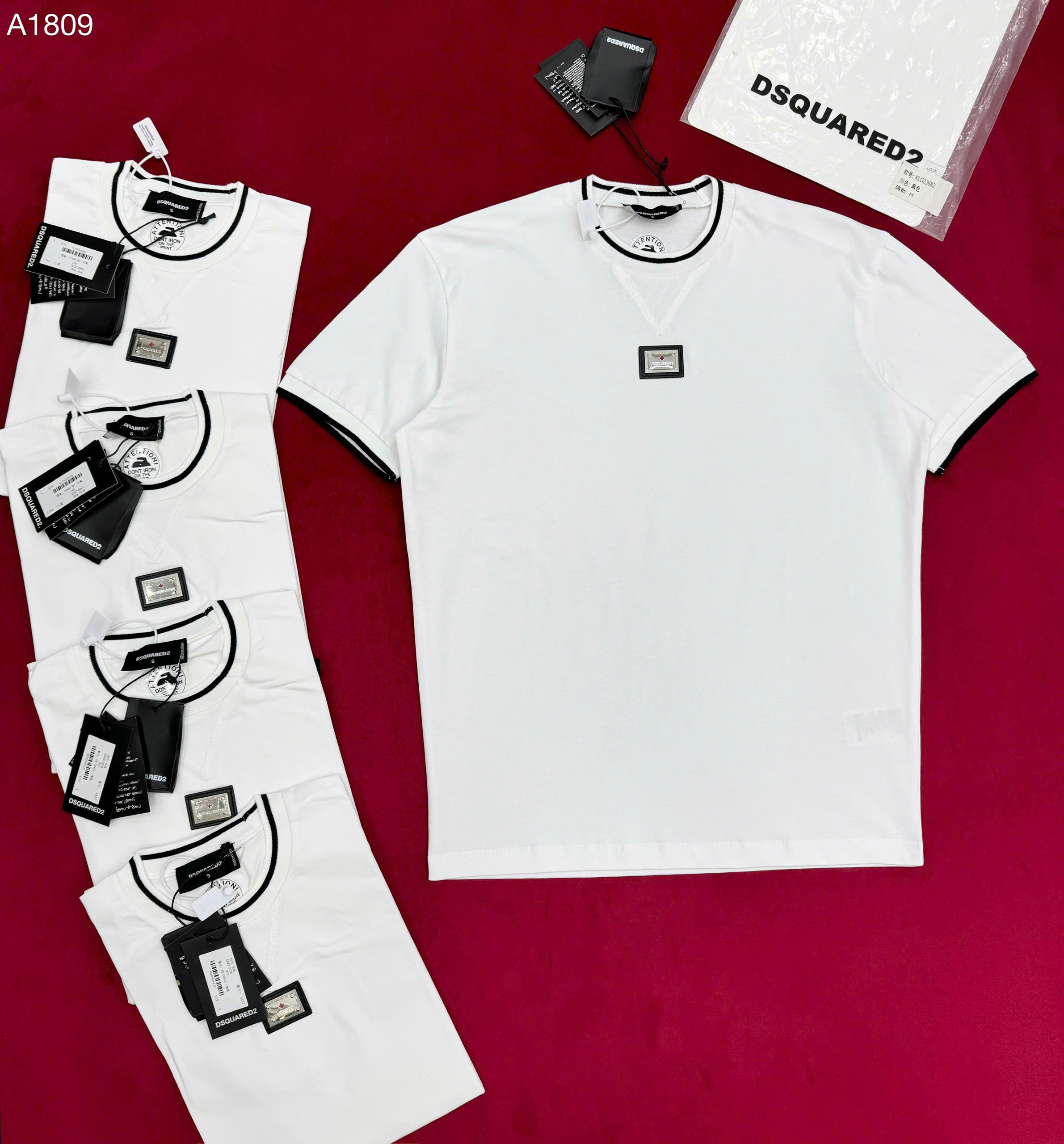 Áo phông T-shirt Dsquared2 DSQ2 logo tag vuông thêu cổ kẻ sọc viền cổ tay Like Auth on web MK