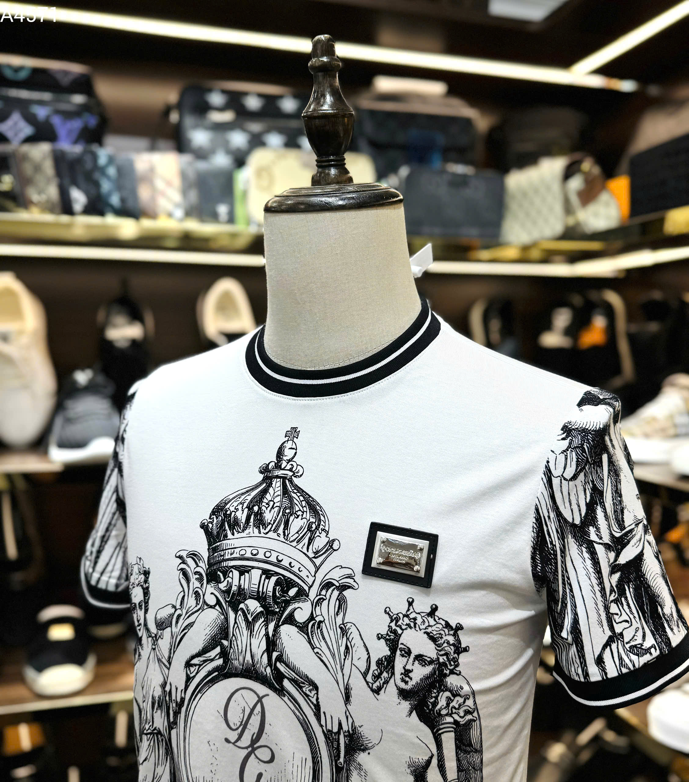 Áo phông T-shirt Dolce Gabbana DG họa tiết tượng Like Auth on web M