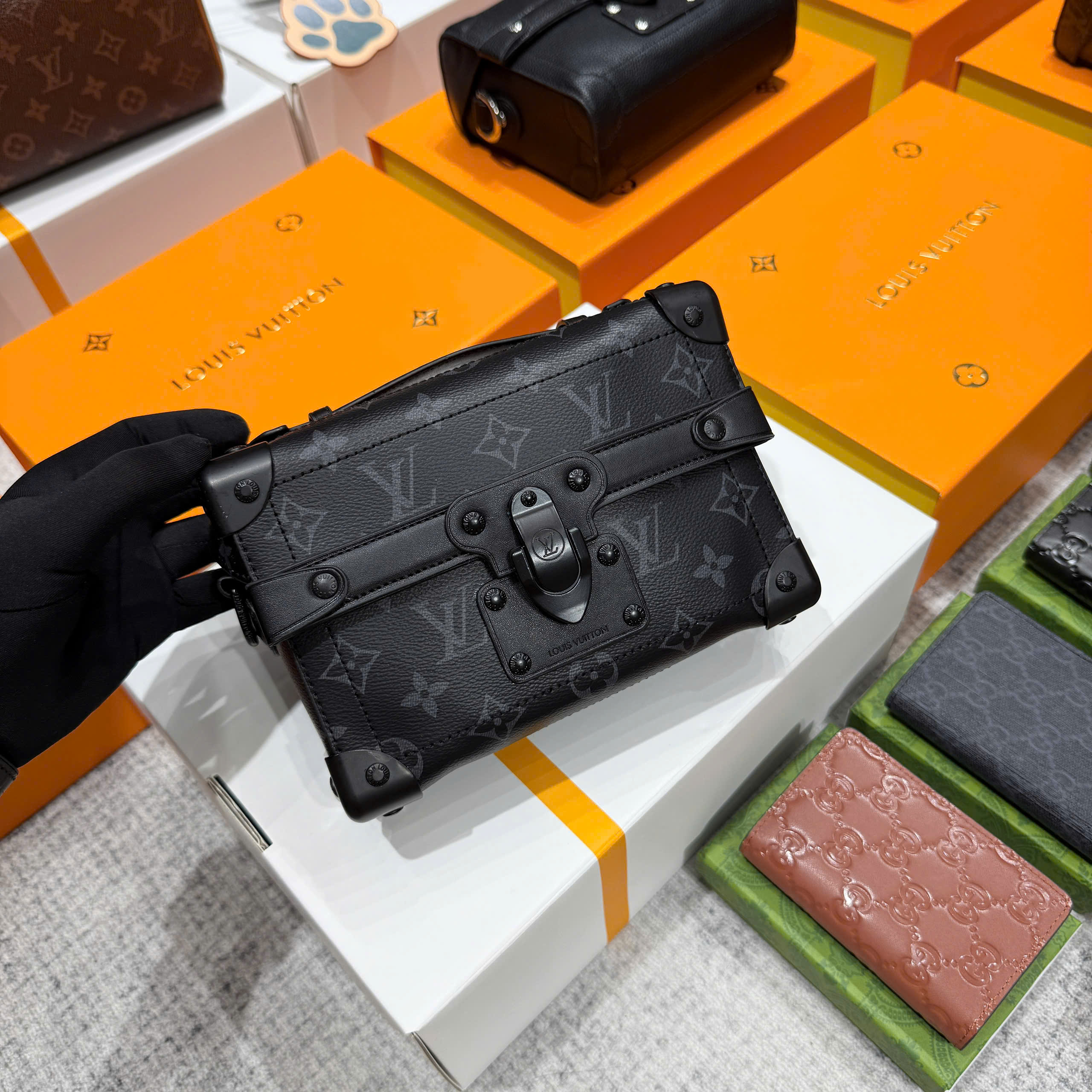 Túi vuông đeo chéo Louis Vuitton LV họa tiết viền sắt các mẫu size 19x15x7cm LA on web fullbox bill thẻ PLD