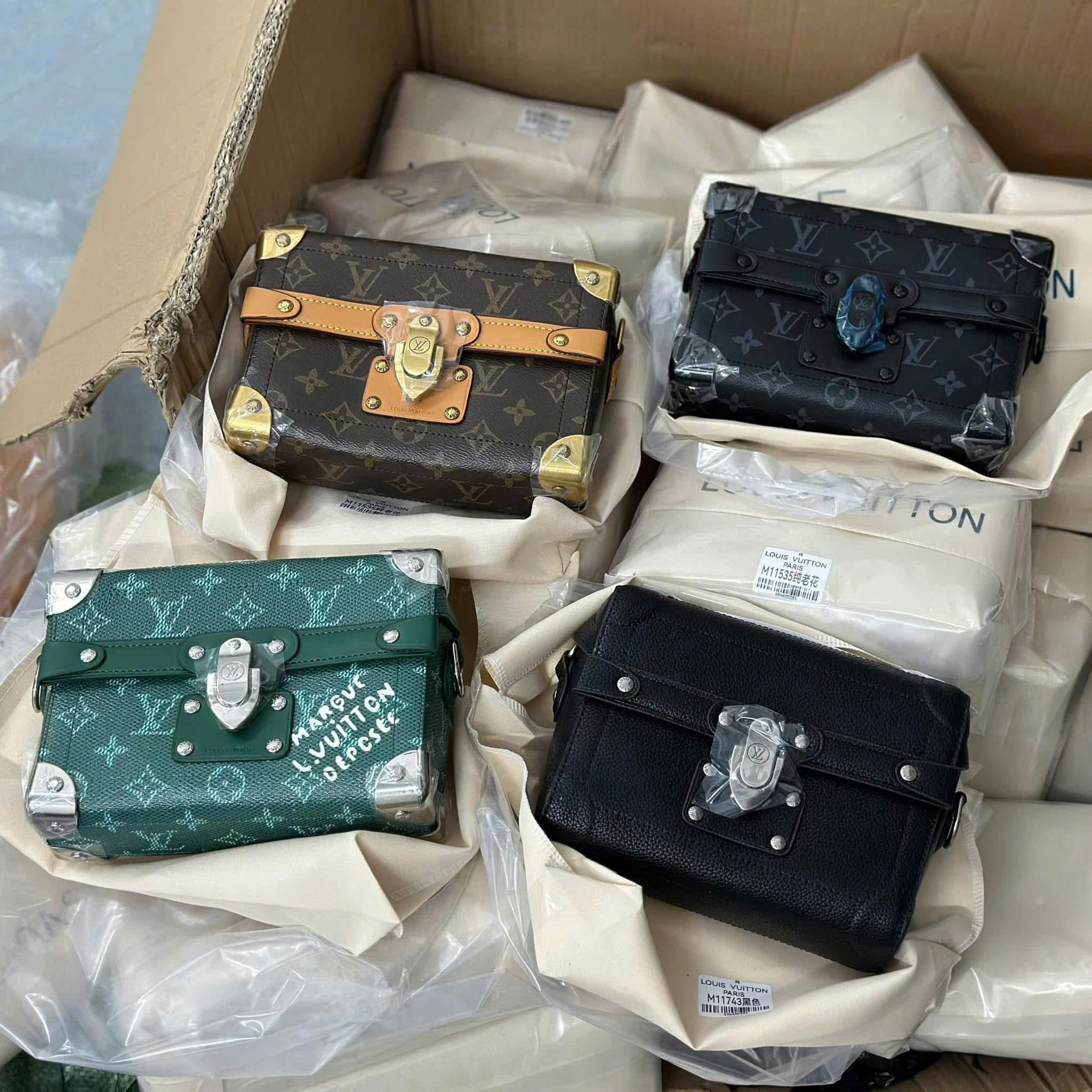 Túi vuông đeo chéo Louis Vuitton LV họa tiết viền sắt các mẫu size 19x15x7cm LA on web fullbox bill thẻ PLD