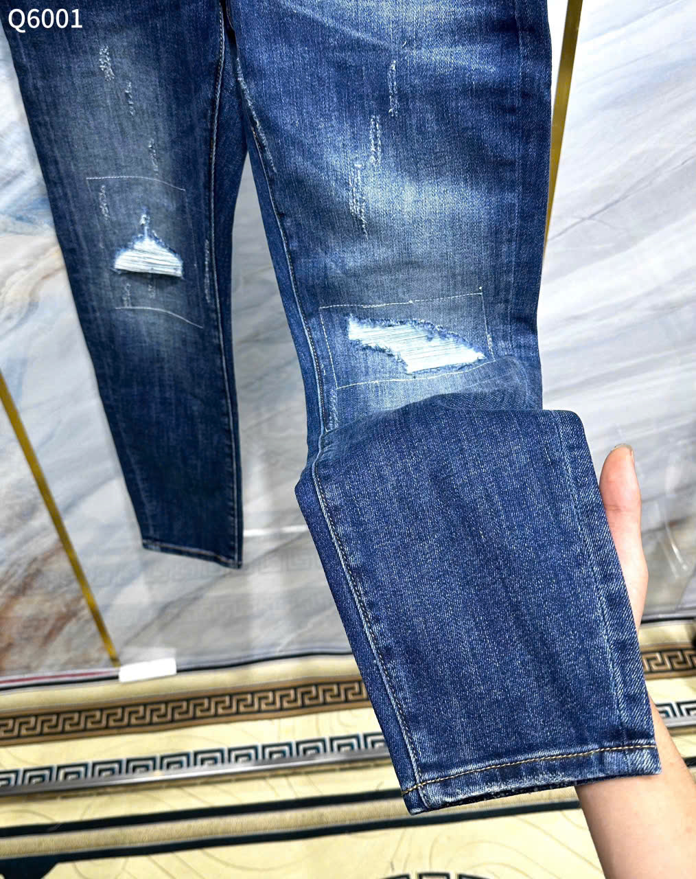 Quần Jean Dolce Gabbana DG Xanh rách mài logo thêu túi sau Like Auth on web LK