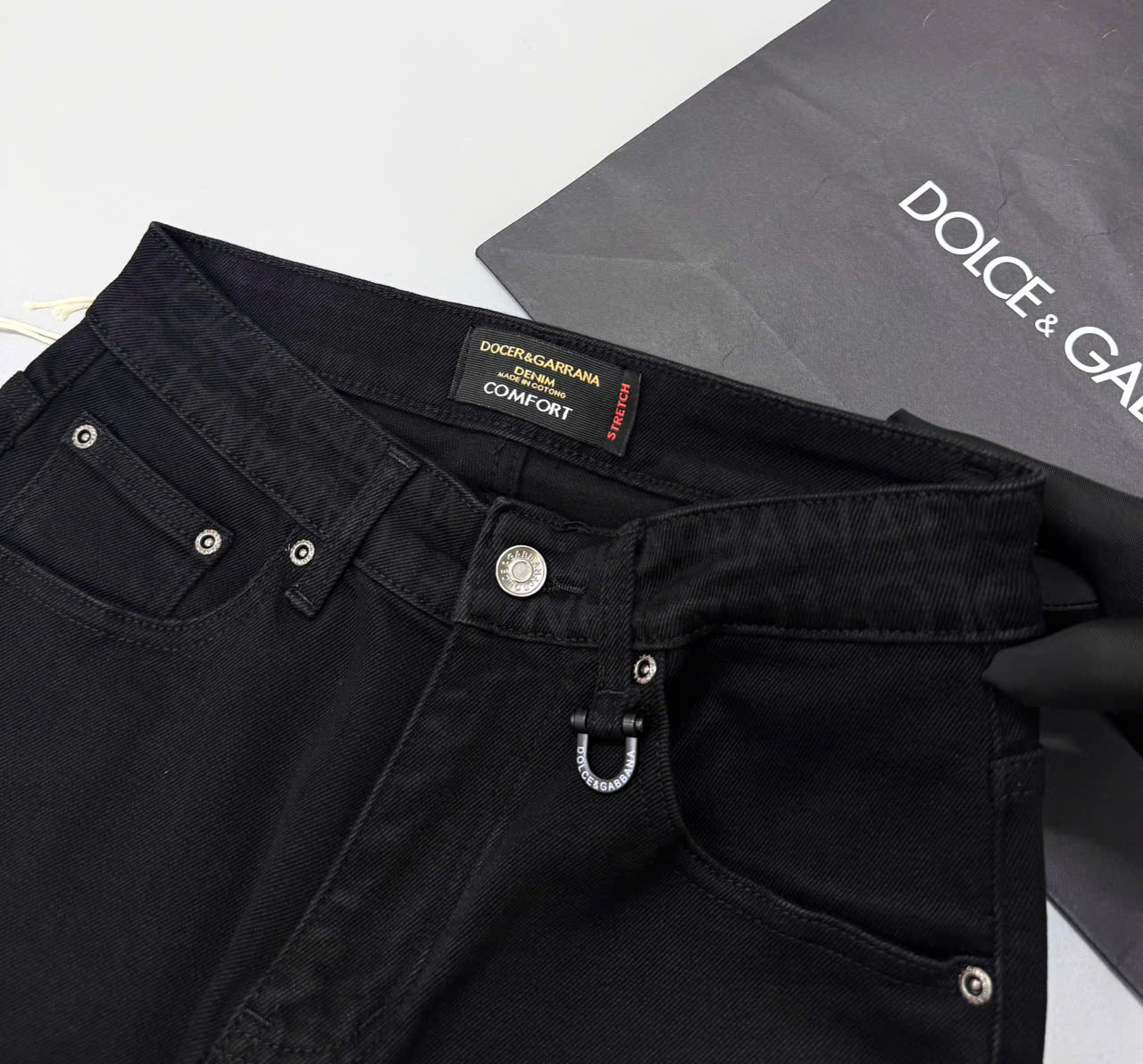 Quần Jean Dolce Gabbana DG Đen họa tiết logo chữ cạp túi sau Like Auth on web CD