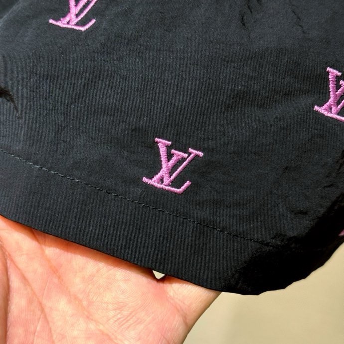 Quần short gió Louis Vuitton LV Đen họa tiết logo màu Like Auth 1-1 on web VTN
