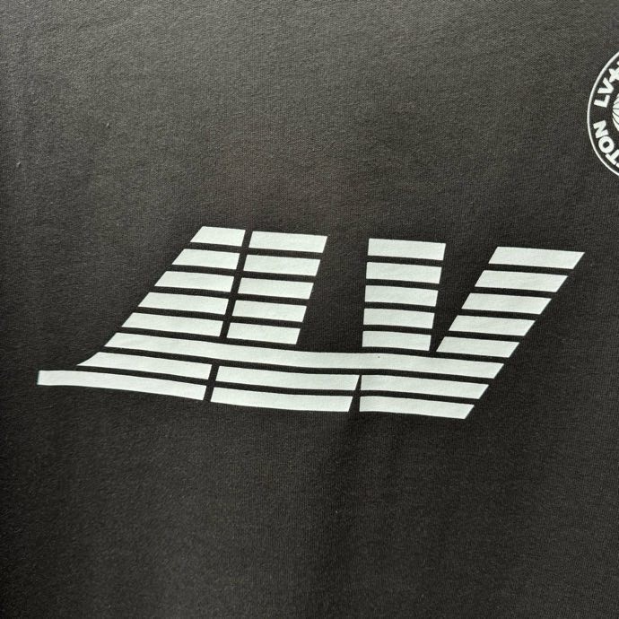 Áo phông T-shirt Louis Vuitton LV Xám họa tiết logo Trắng Like Auth on web VTN