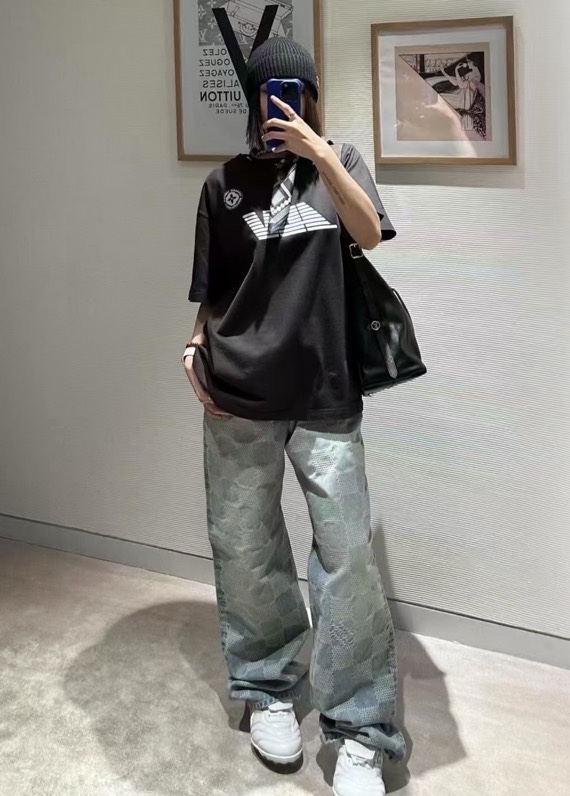 Áo phông T-shirt Louis Vuitton LV Xám họa tiết logo Trắng Like Auth on web VTN