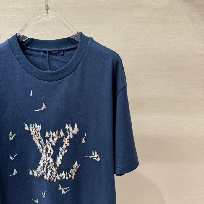 Áo phông T-shirt Louis Vuitton LV Xanh than họa tiết logo thuyền thêu Like Auth on web VTN