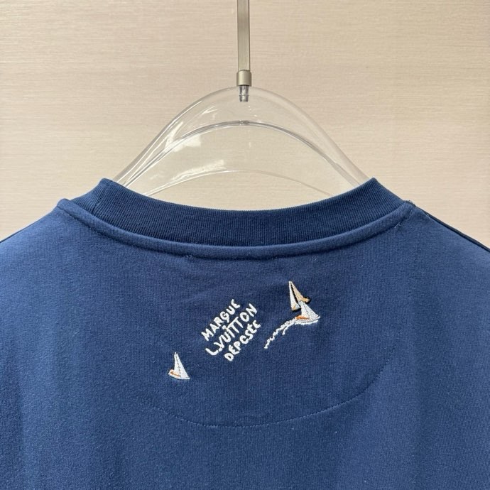 Áo phông T-shirt Louis Vuitton LV Xanh than họa tiết logo thuyền thêu Like Auth on web VTN