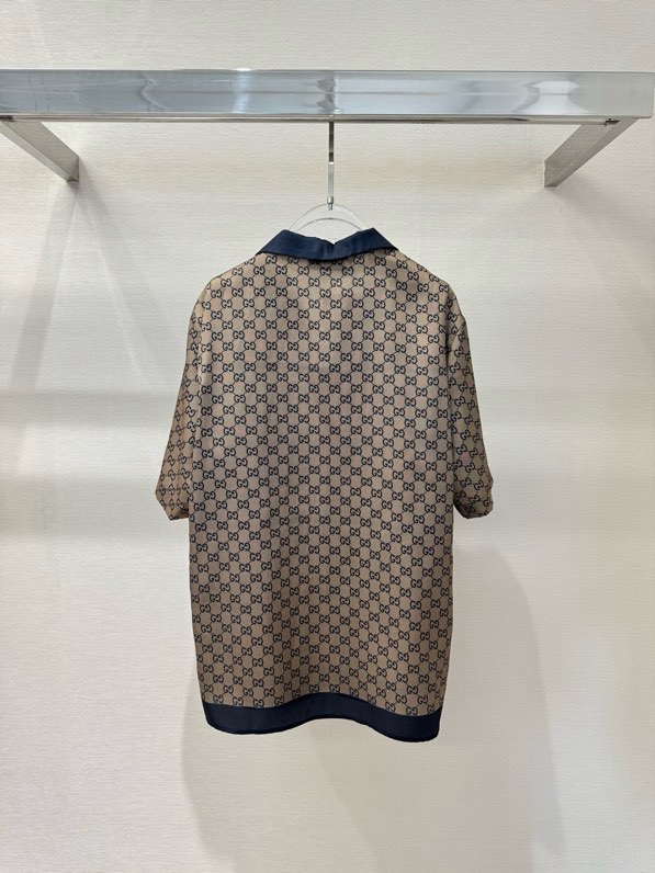 Áo sơ mi lụa cộc tay Gucci GC Nâu họa tiết monogram viền Xanh Like Auth on web VTN