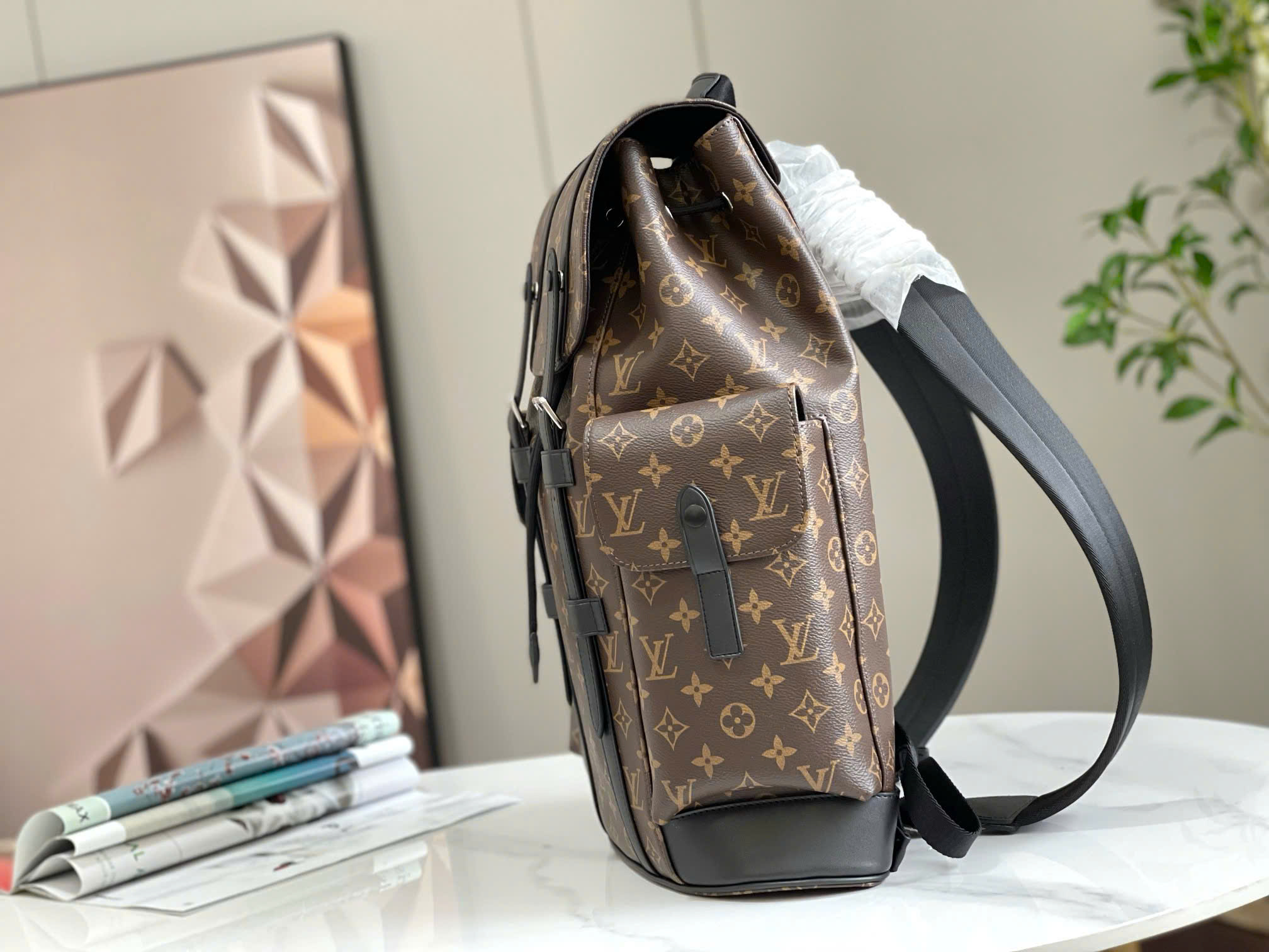 Balo thời trang Louis Vuitton LV Nâu họa tiết hoa vân logo phối dây cài size 38x44x12.5cm Like Auth on web fullbox bill thẻ PLD