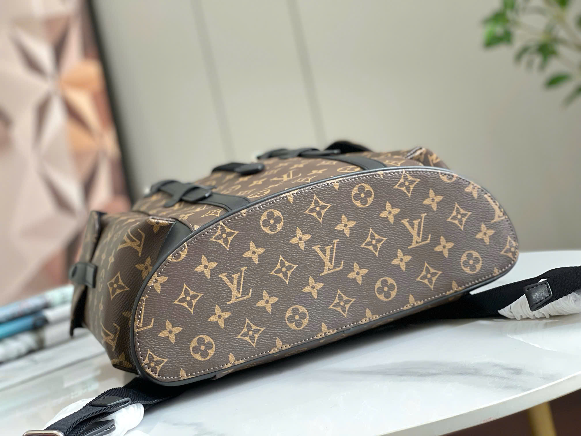 Balo thời trang Louis Vuitton LV Nâu họa tiết hoa vân logo phối dây cài size 38x44x12.5cm Like Auth on web fullbox bill thẻ PLD