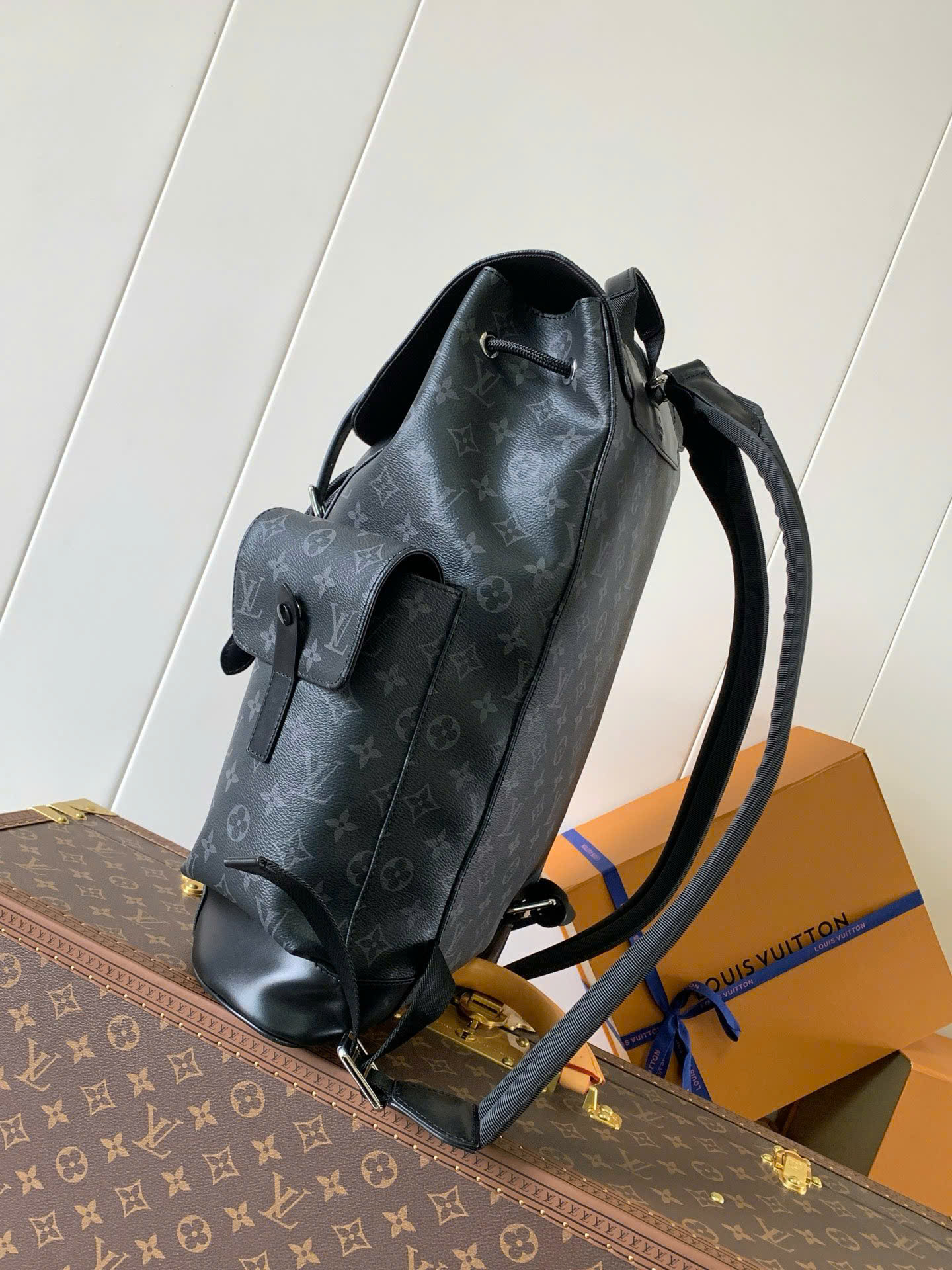 Balo thời trang Louis Vuitton LV Đen họa tiết hoa vân logo phối dây cài size 38x44x12.5cm Like Auth on web fullbox bill thẻ PLD