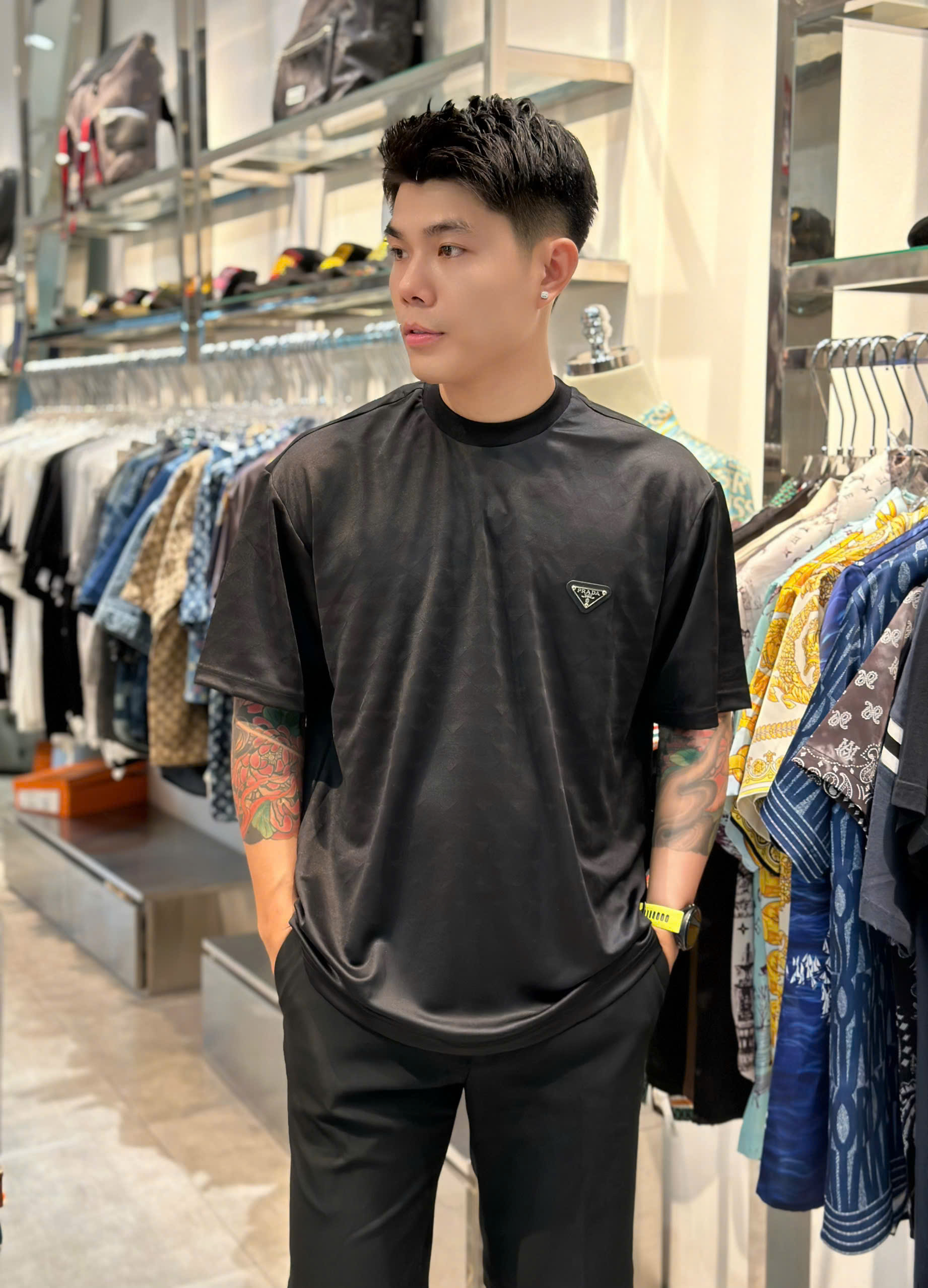 Áo phông T-shirt Parada P họa tiết logo tam giác thêu ngực Like Auth on web VTN