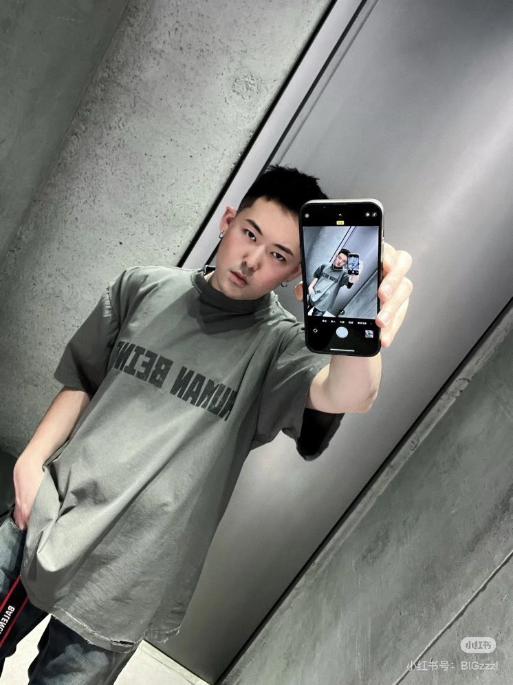 Áo phông T-shirt Balenciaga BB Xám rách logo chữ loang ngực Like Auth on web VTN