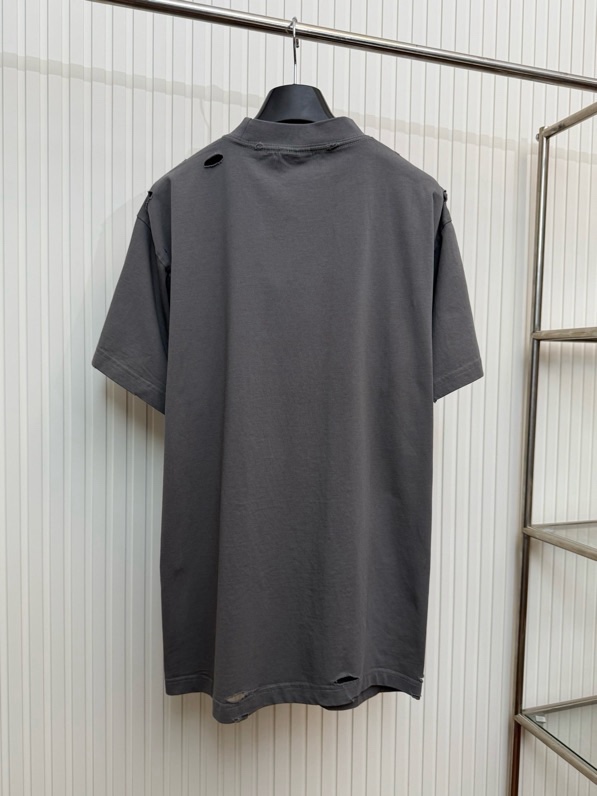 Áo phông T-shirt Balenciaga BB Xám rách logo chữ loang ngực Like Auth on web VTN