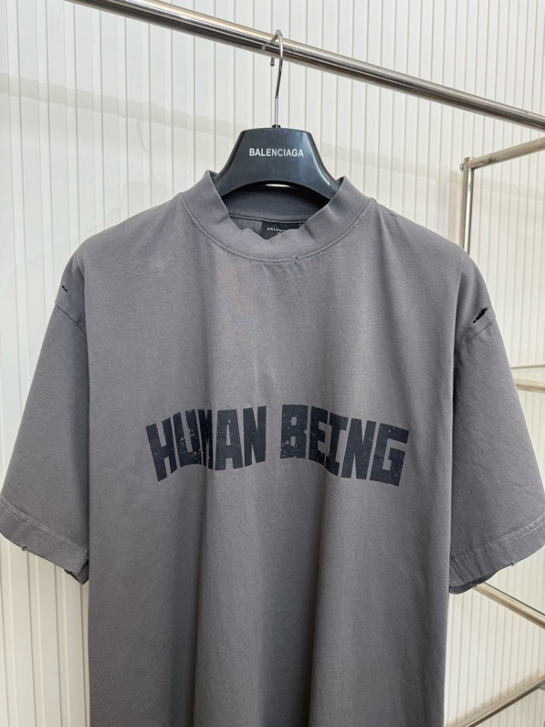 Áo phông T-shirt Balenciaga BB Xám rách logo chữ loang ngực Like Auth on web VTN