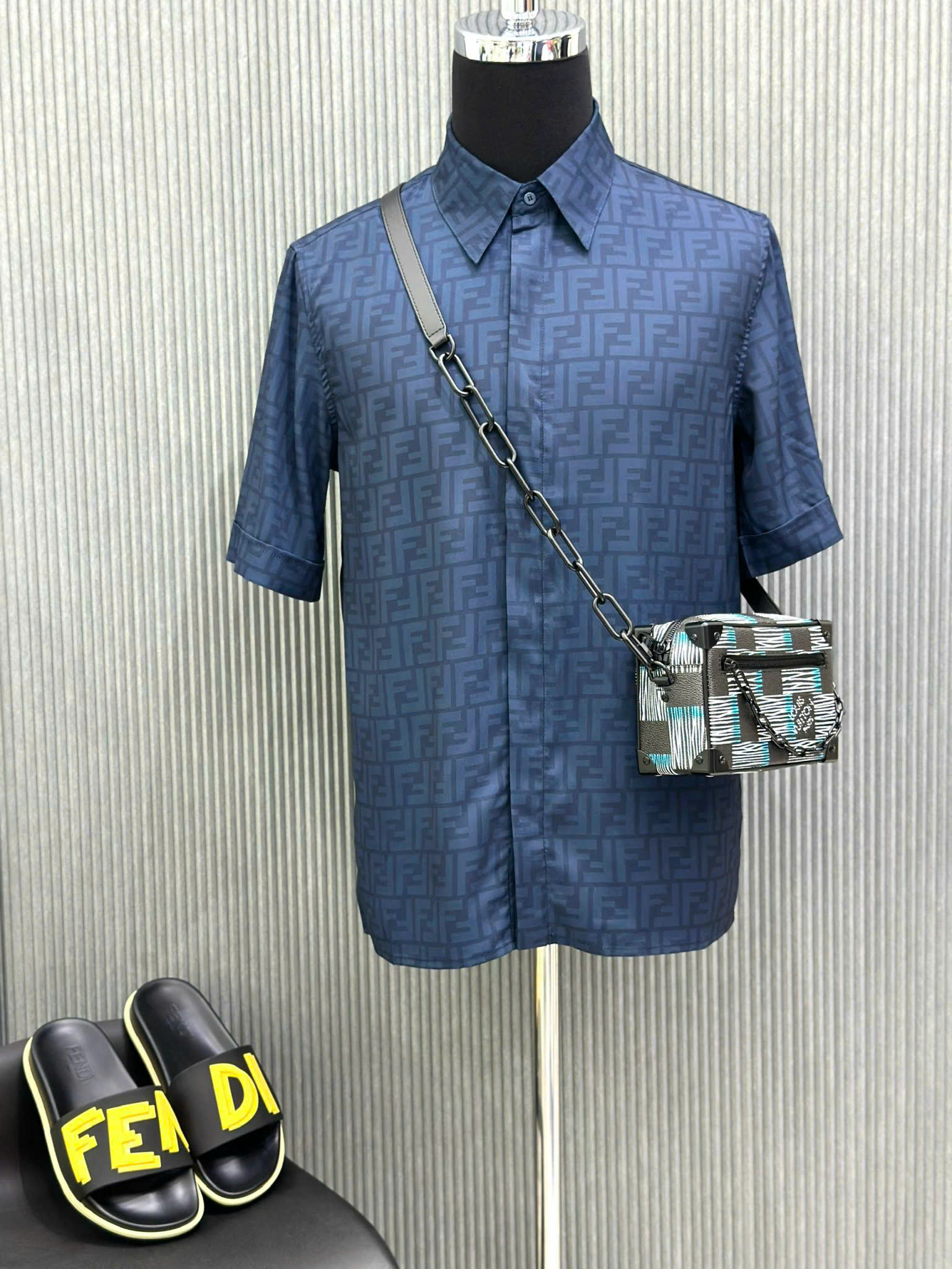 Áo sơ mi lụa cộc tay Fendi FF Xanh họa tiết logo FF full Like Auth on web VTN
